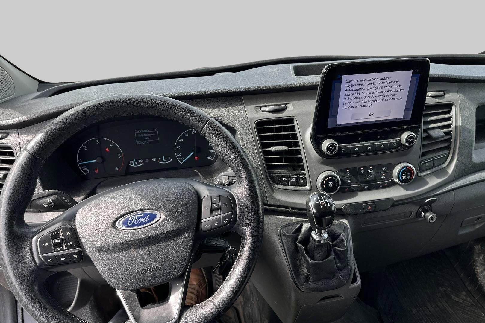 Ford Transit Custom iso kuva 8