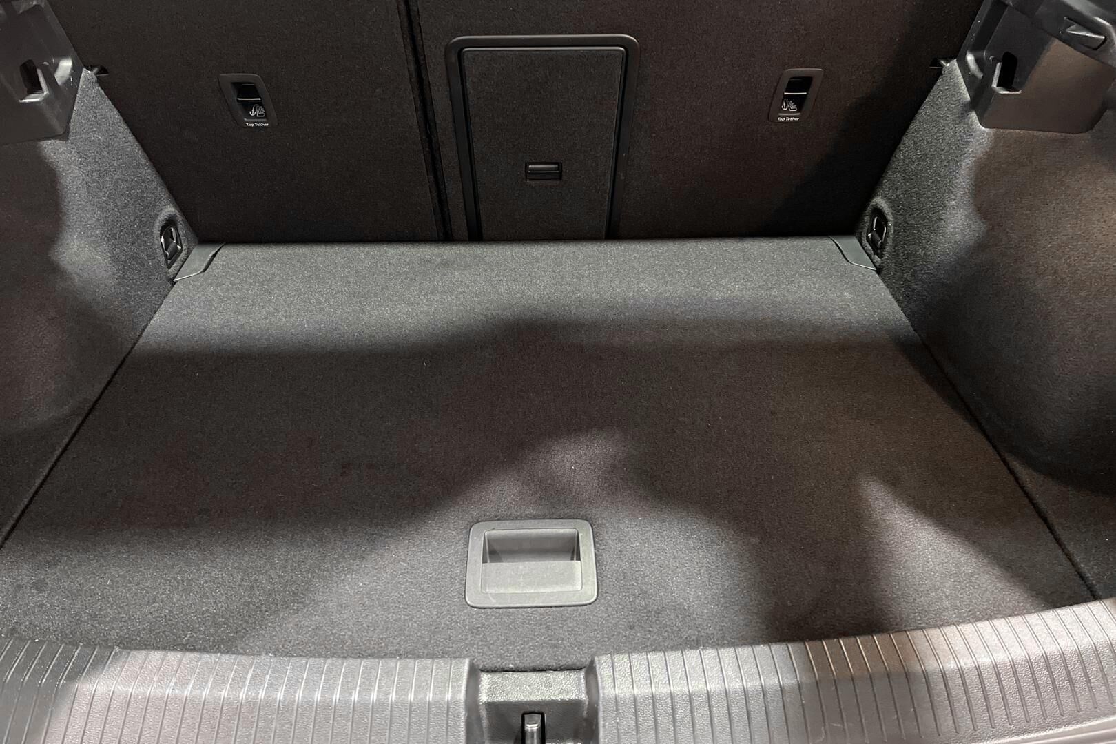 Volkswagen T-Roc iso kuva 12