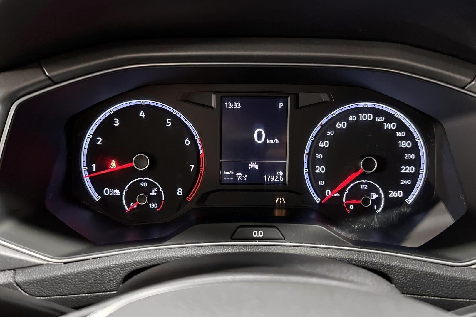 Volkswagen T-Roc iso kuva 15