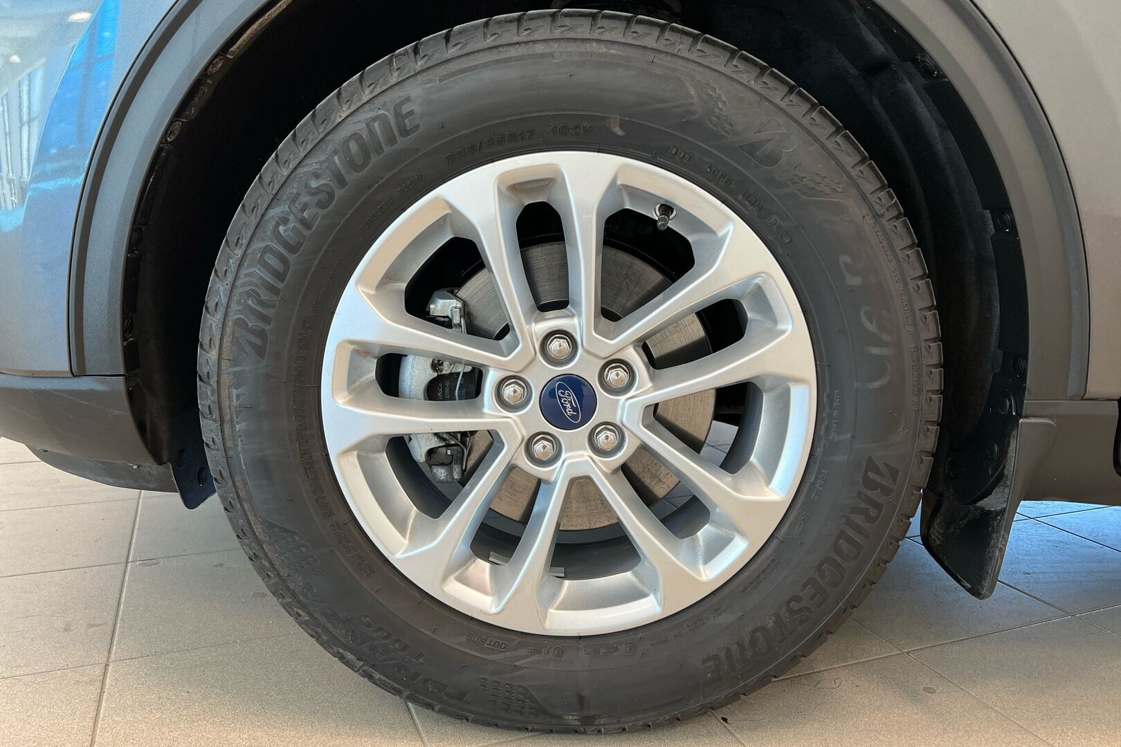 Ford Kuga iso kuva 10