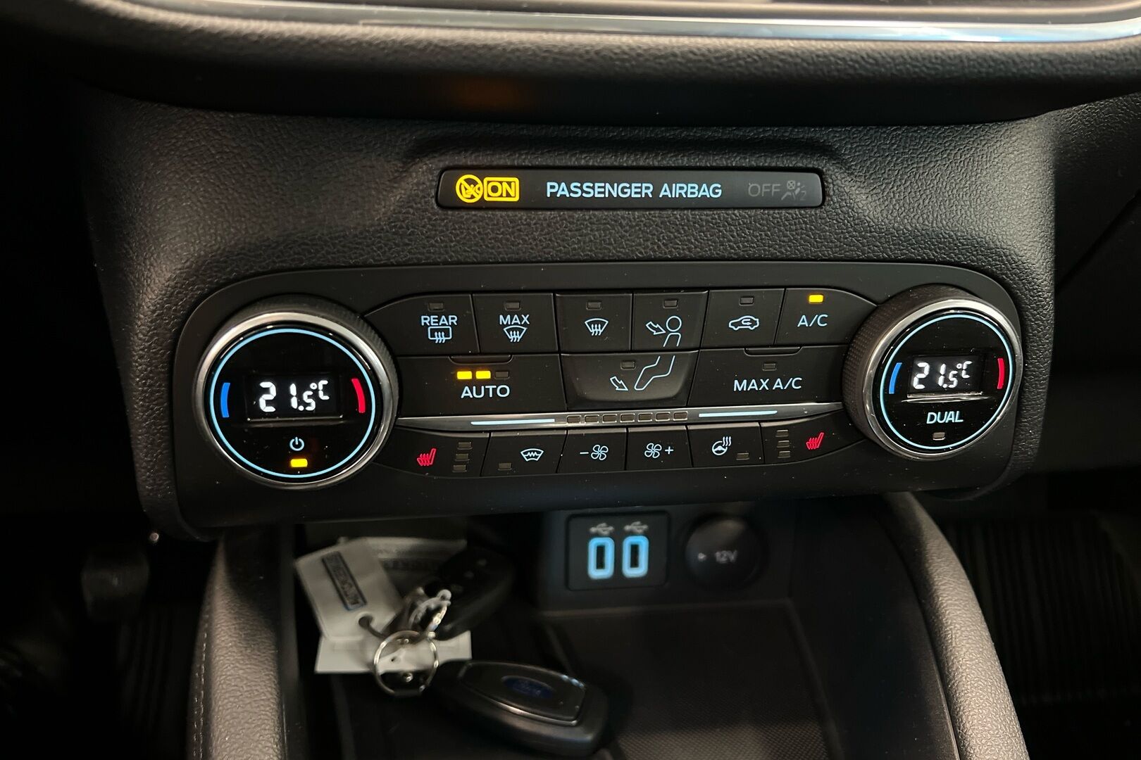 Ford Kuga iso kuva 14