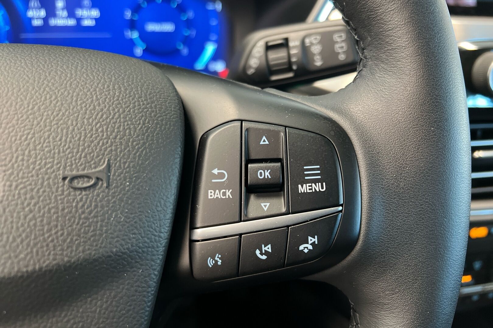 Ford Kuga iso kuva 16