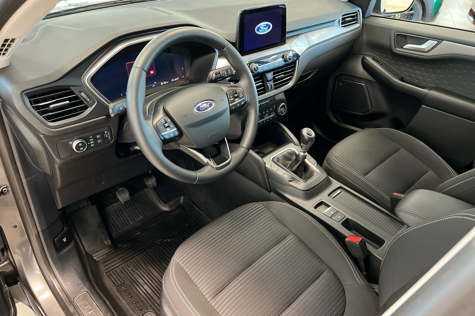 Ford Kuga iso kuva 6