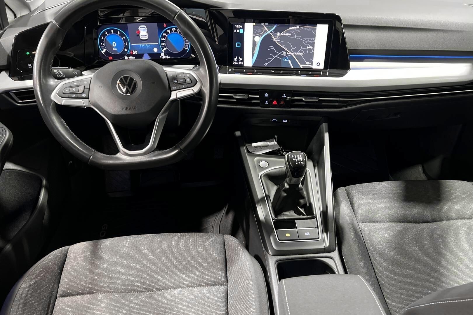 Volkswagen Golf iso kuva 8