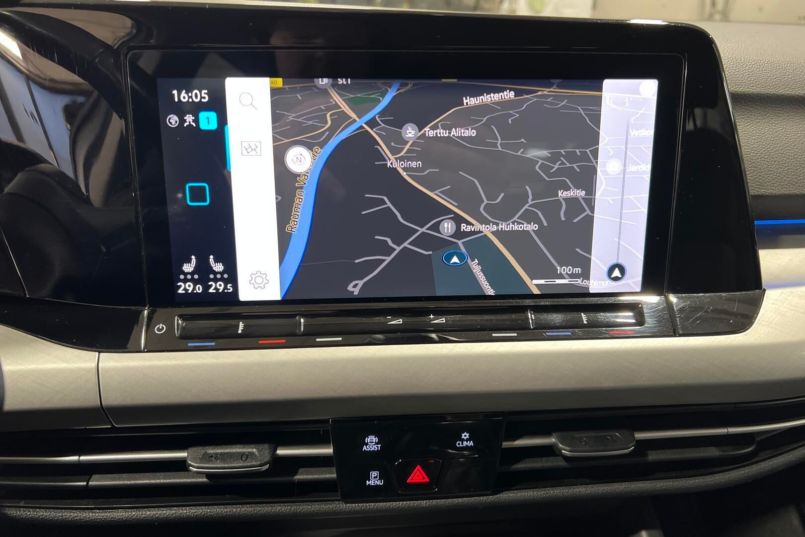 Volkswagen Golf iso kuva 13