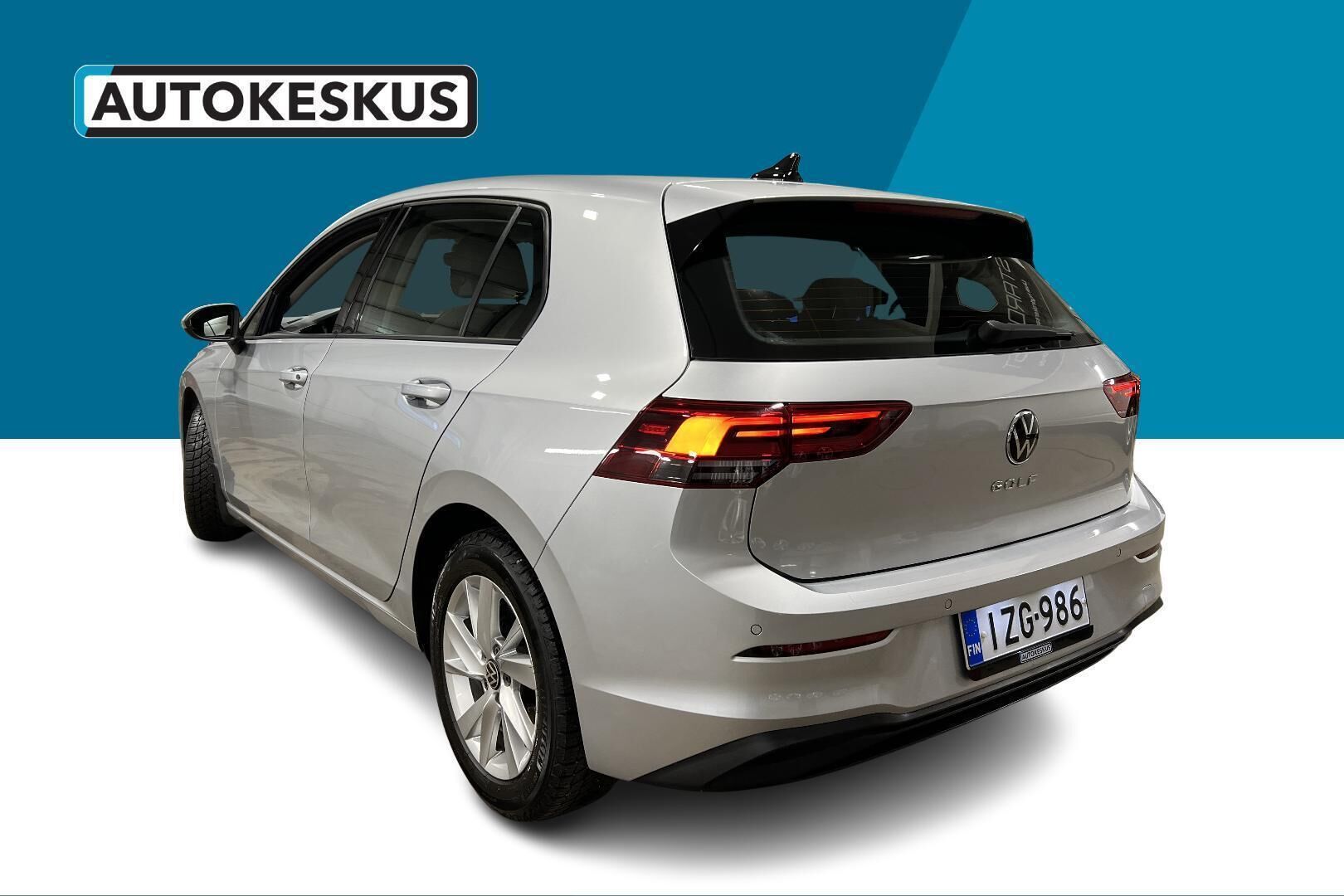 Volkswagen Golf iso kuva 18