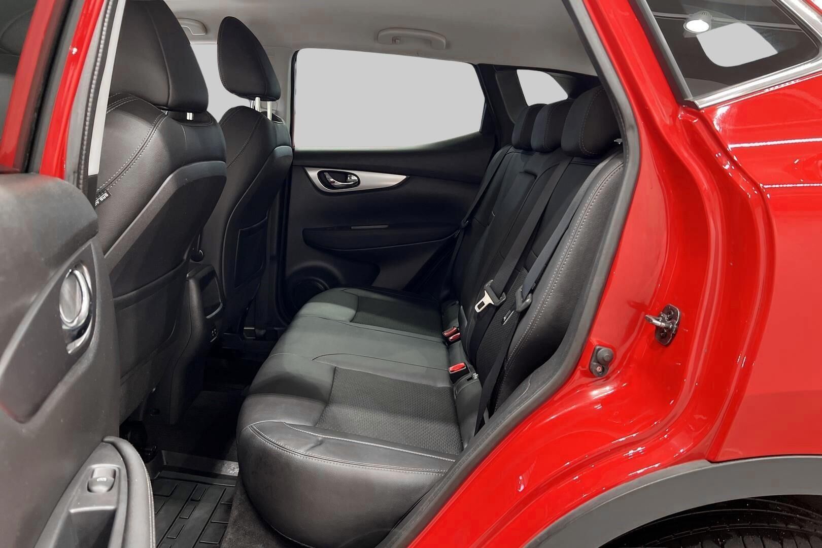 Nissan Qashqai iso kuva 10