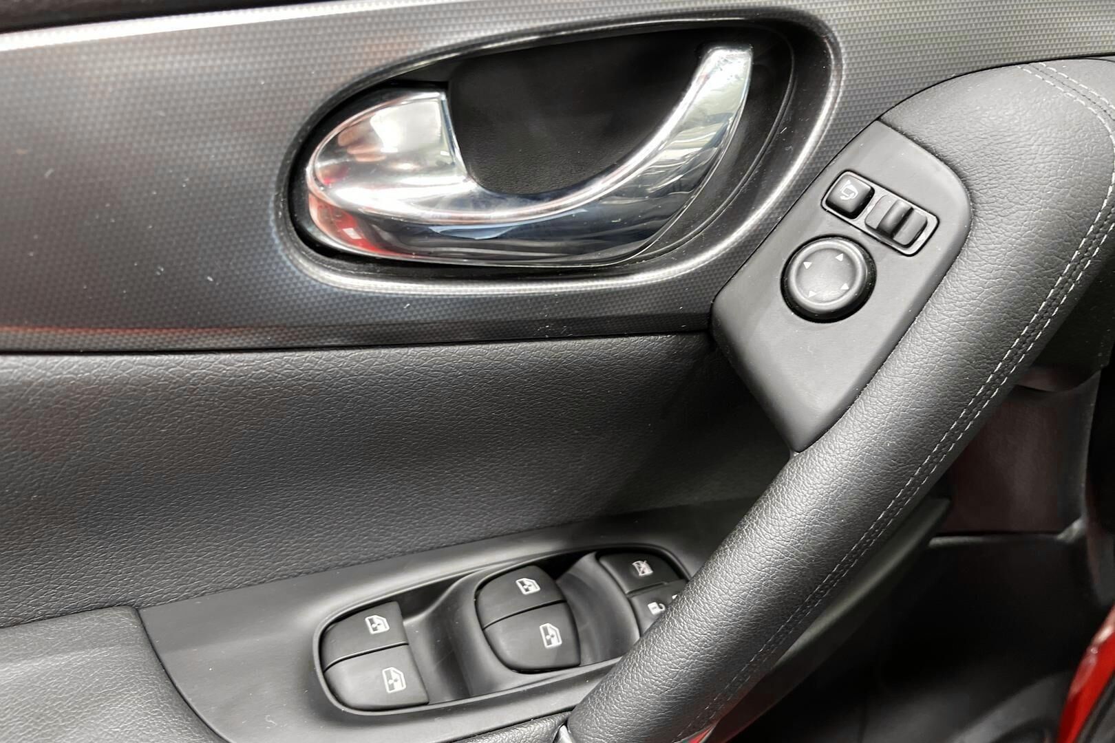 Nissan Qashqai iso kuva 25