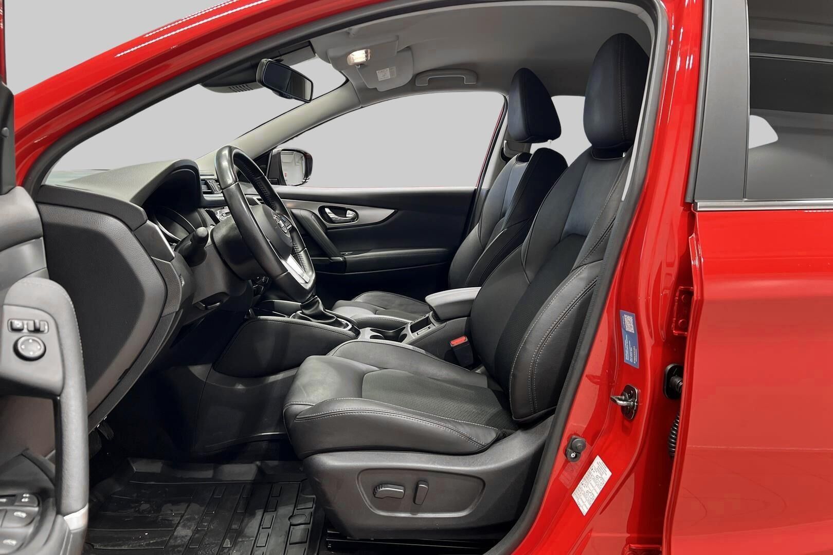 Nissan Qashqai iso kuva 9