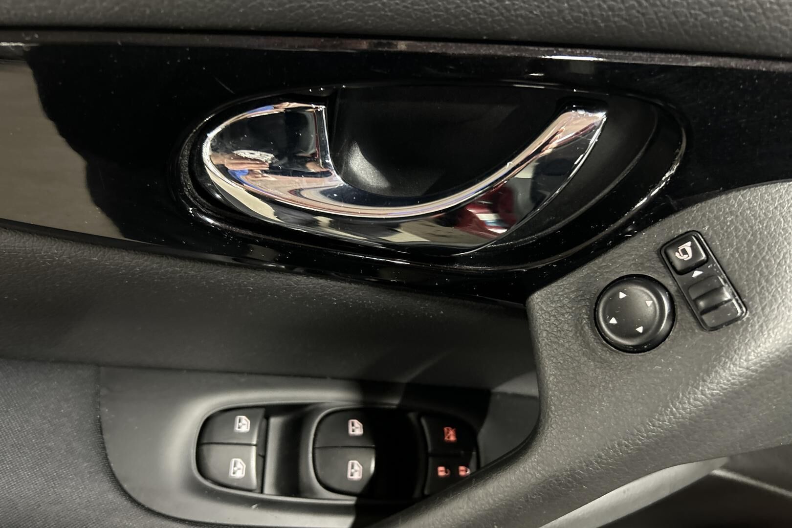Nissan Qashqai iso kuva 32