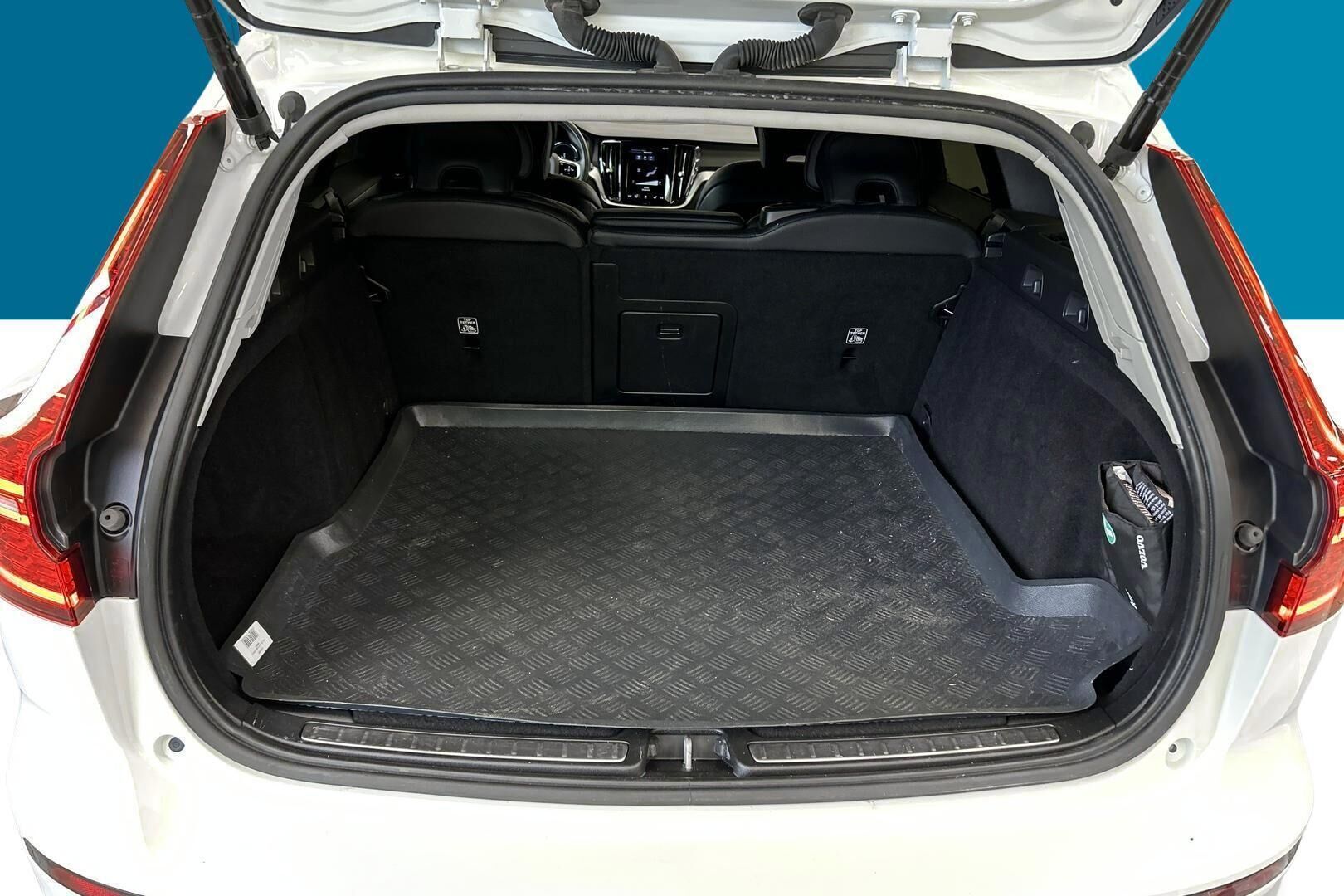 Volvo V60 iso kuva 12