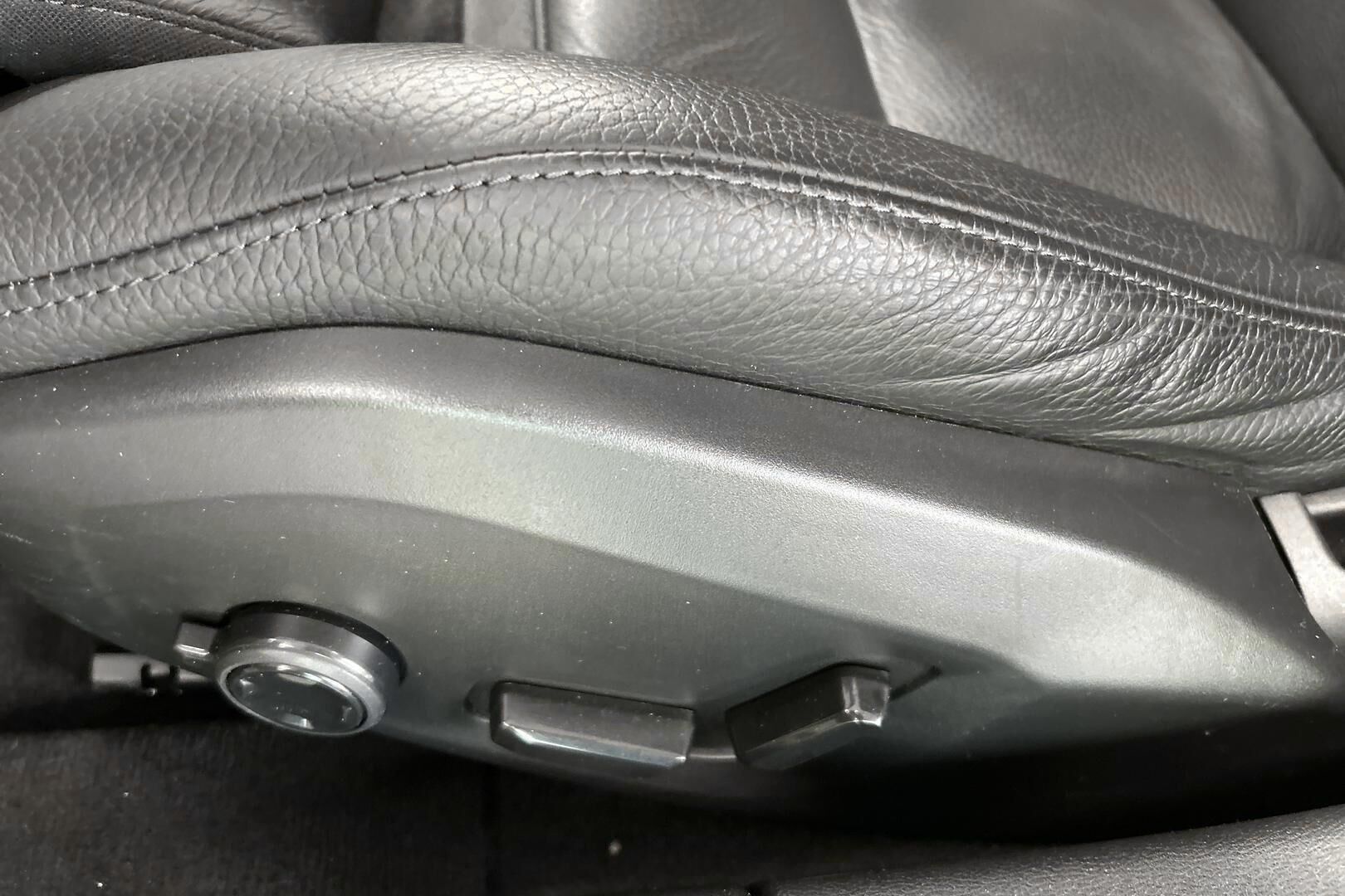 Volvo V60 iso kuva 16