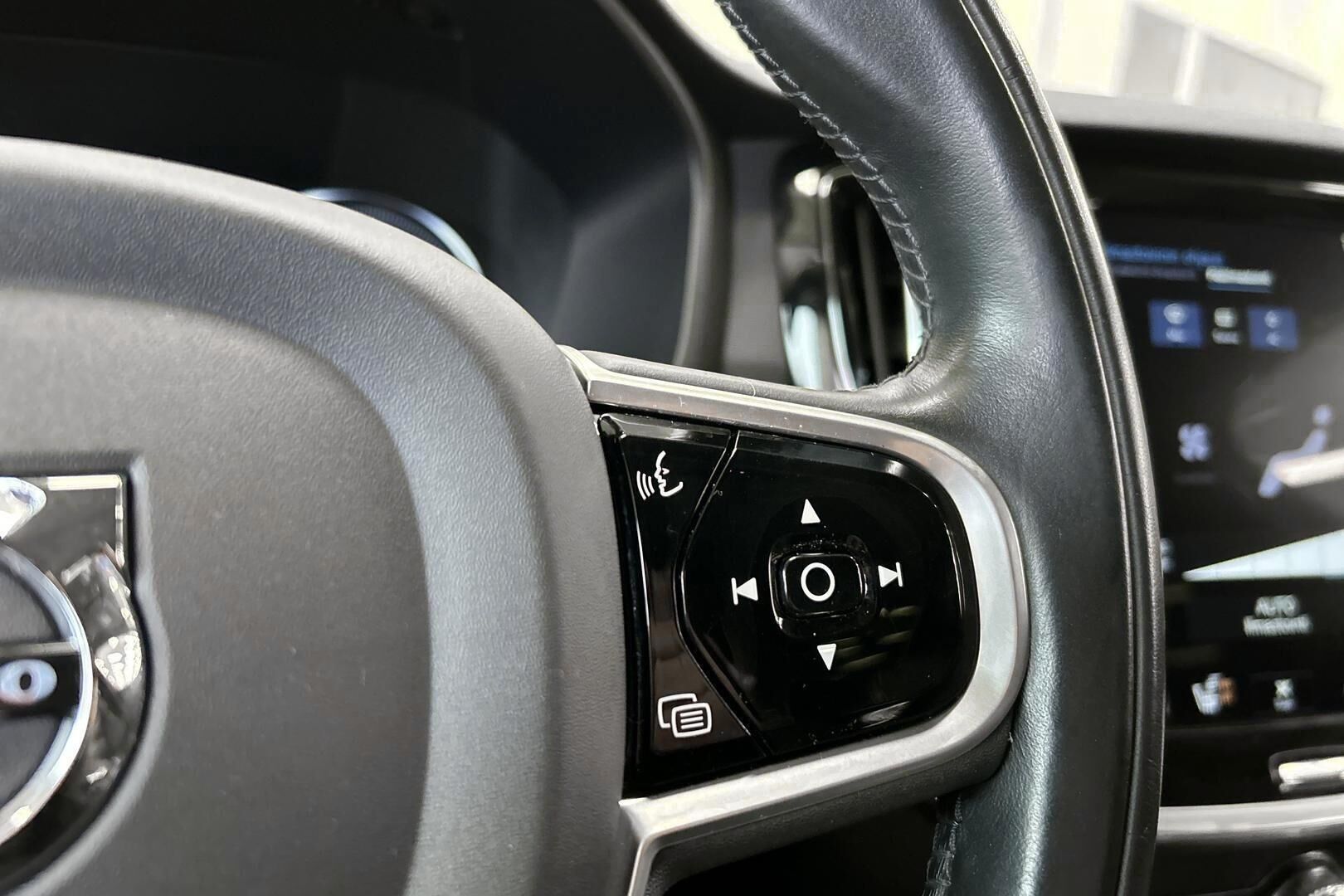 Volvo V60 iso kuva 21