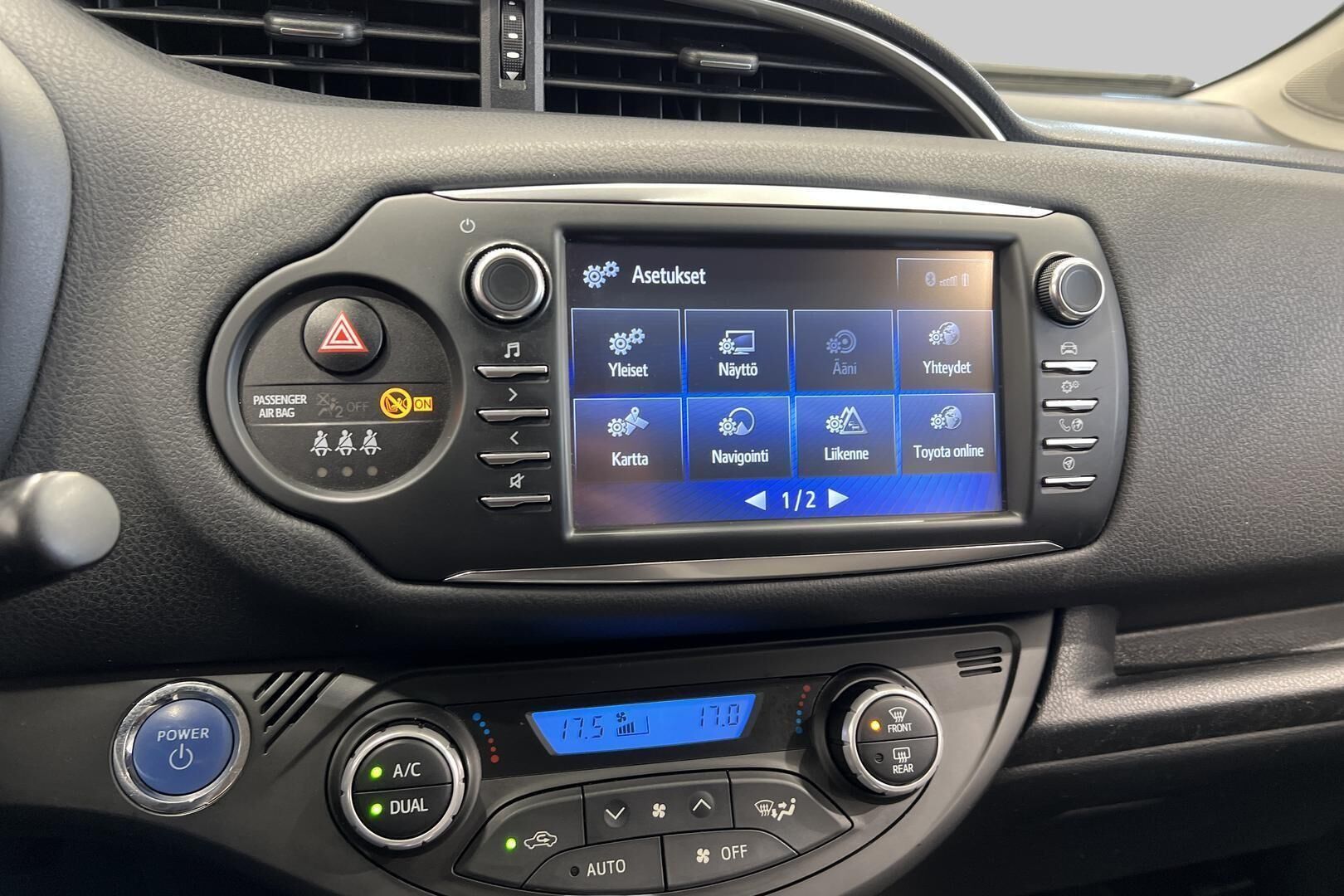 Toyota Yaris iso kuva 18