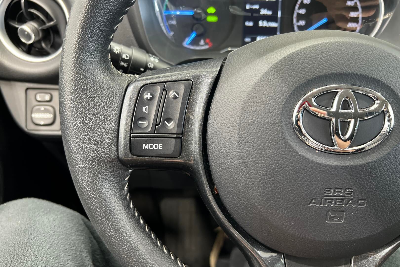 Toyota Yaris iso kuva 24
