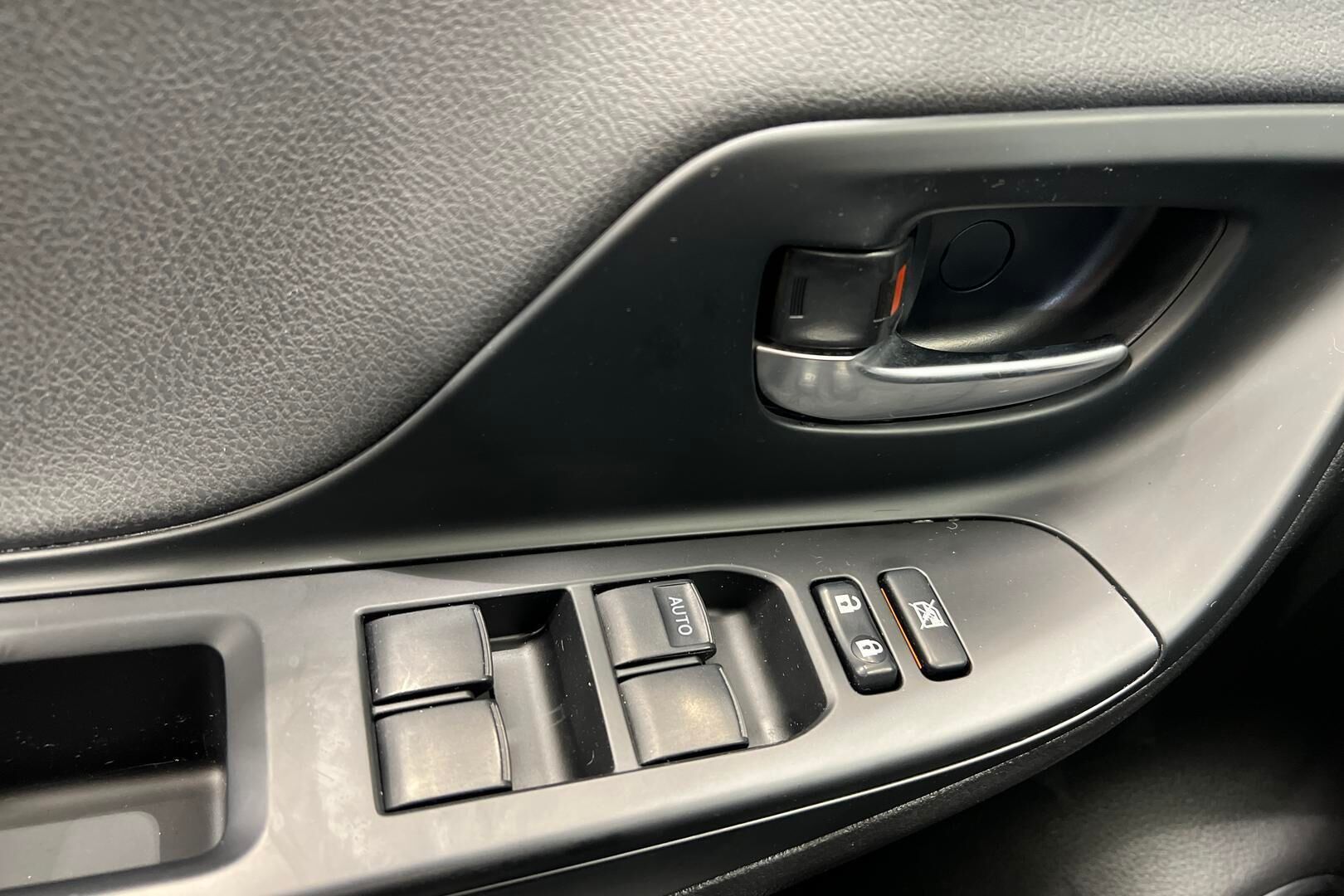 Toyota Yaris iso kuva 26