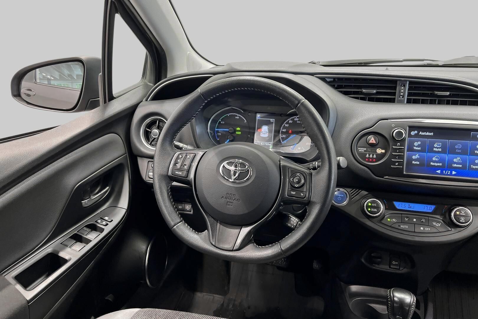Toyota Yaris iso kuva 27
