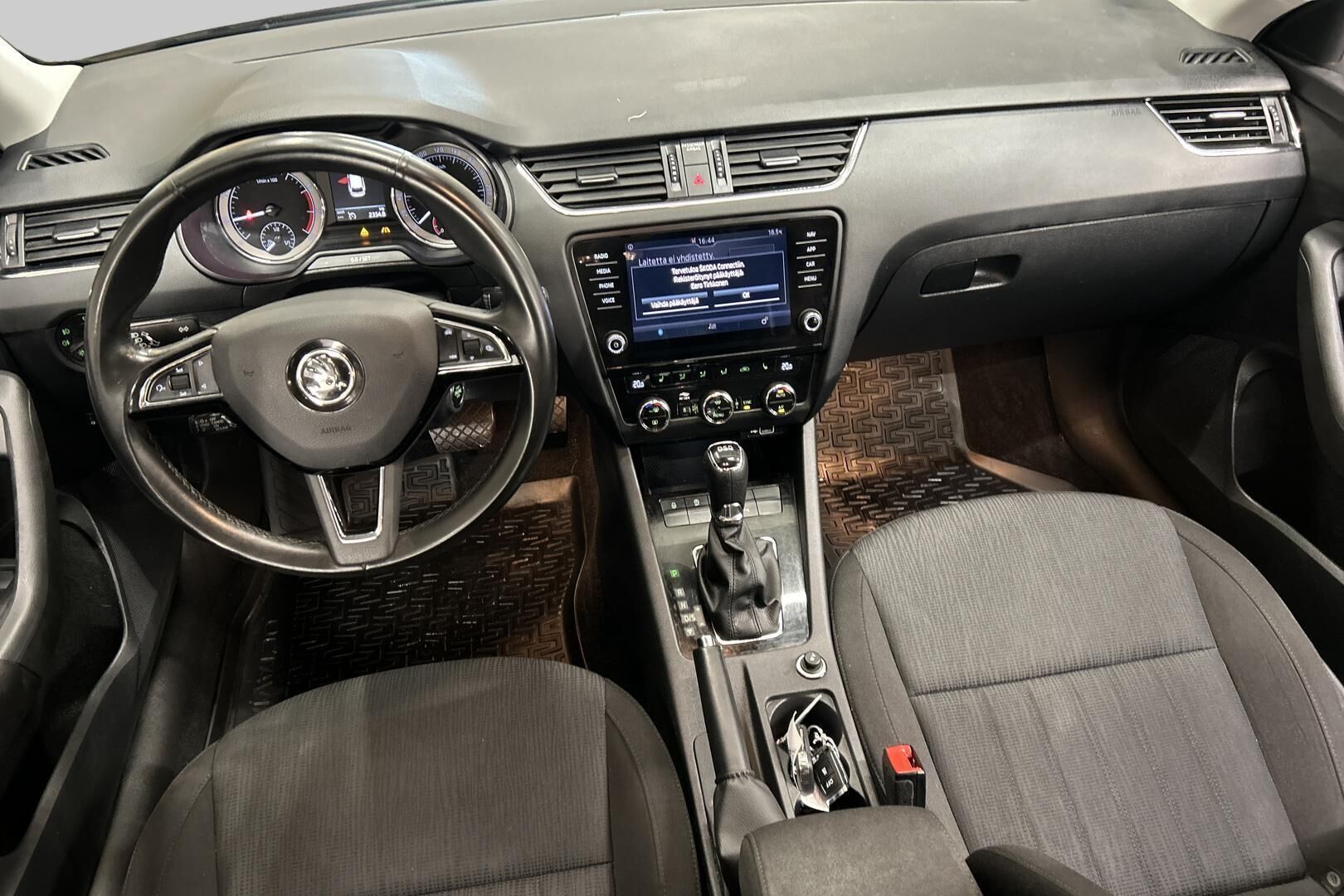 Skoda Octavia iso kuva 14