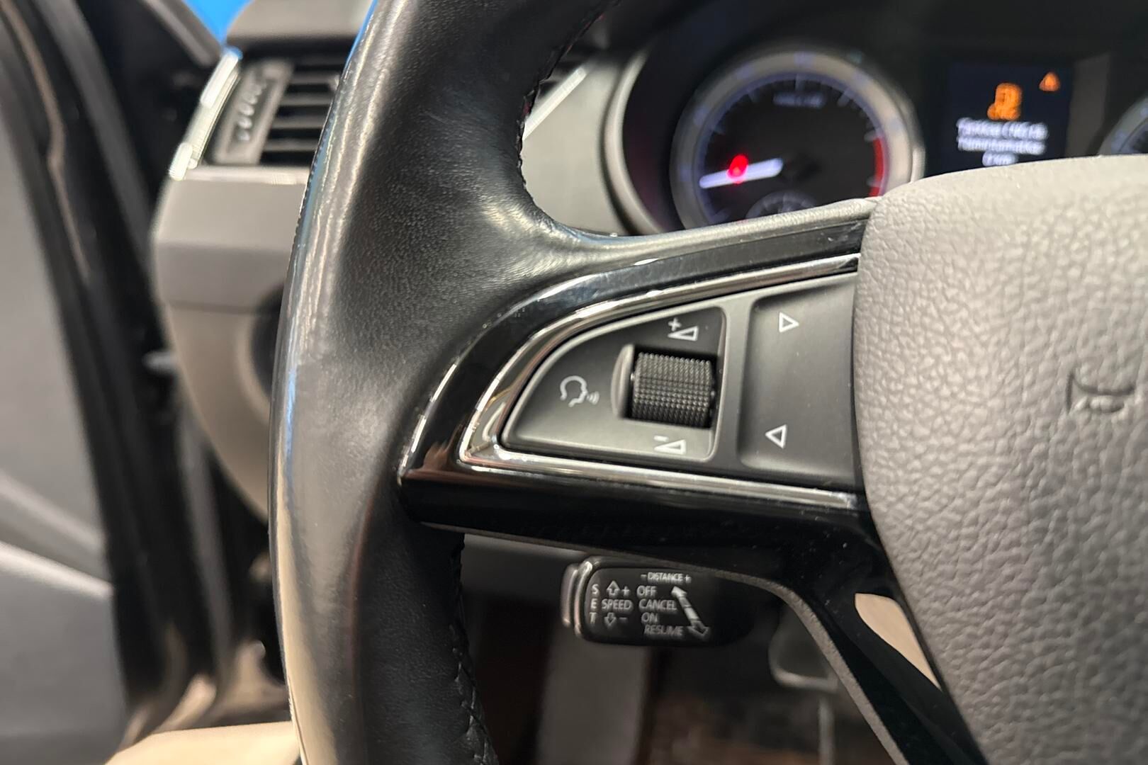 Skoda Octavia iso kuva 17