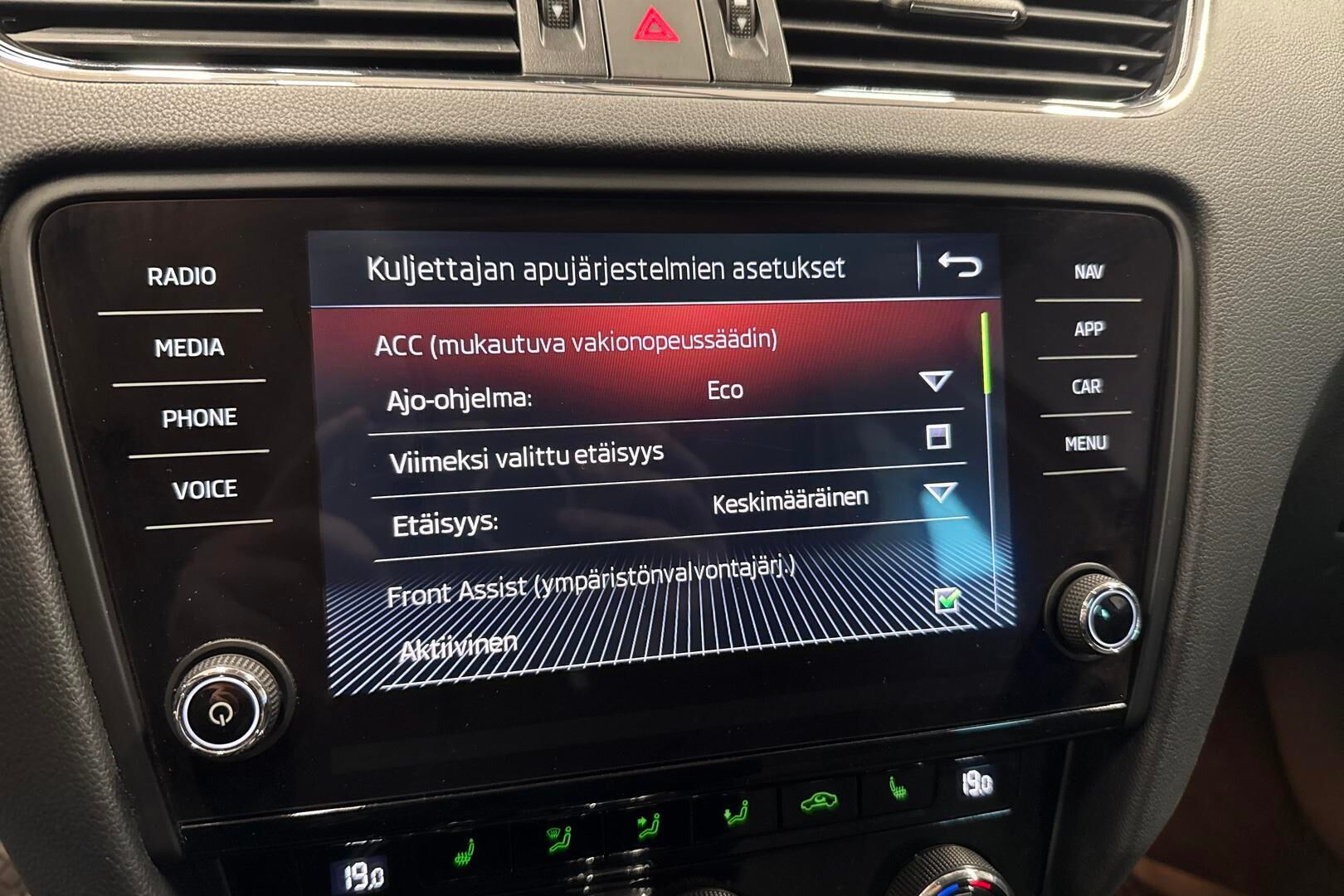 Skoda Octavia iso kuva 19