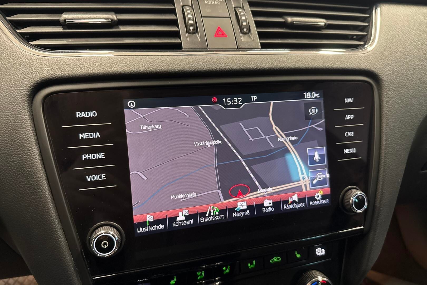 Skoda Octavia iso kuva 24