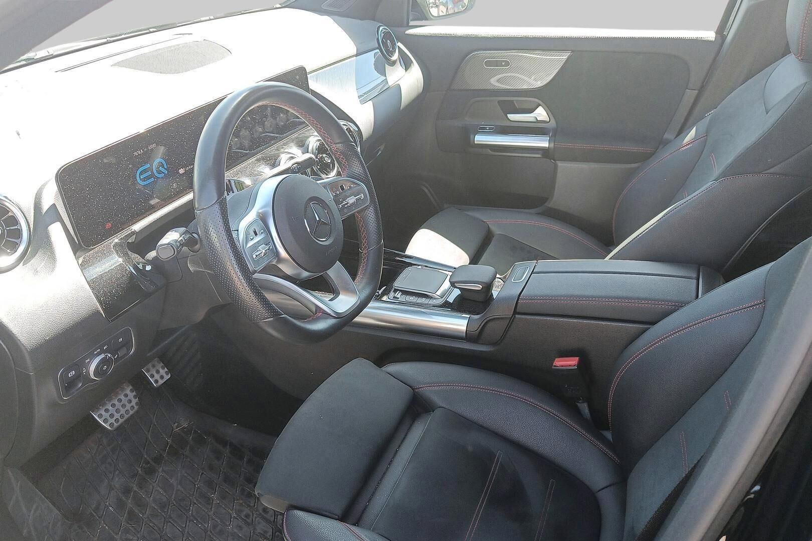 Mercedes-Benz GLA iso kuva 2