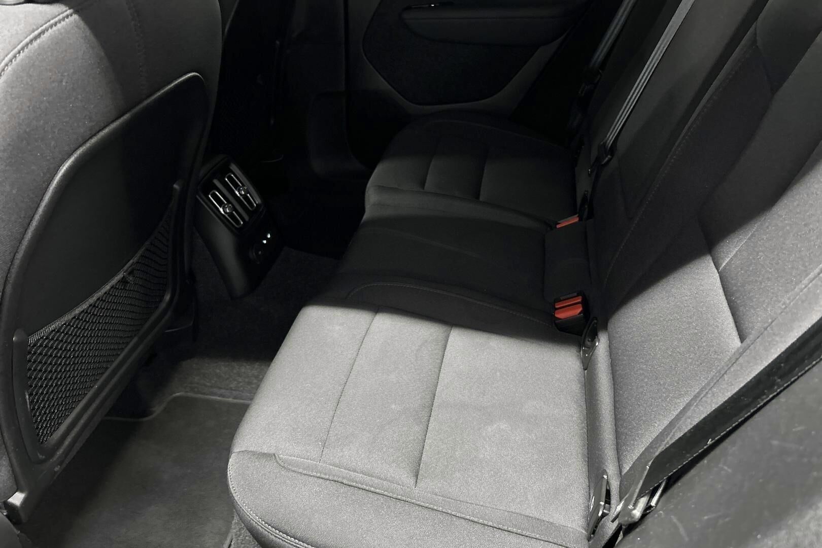 Volvo XC40 iso kuva 10