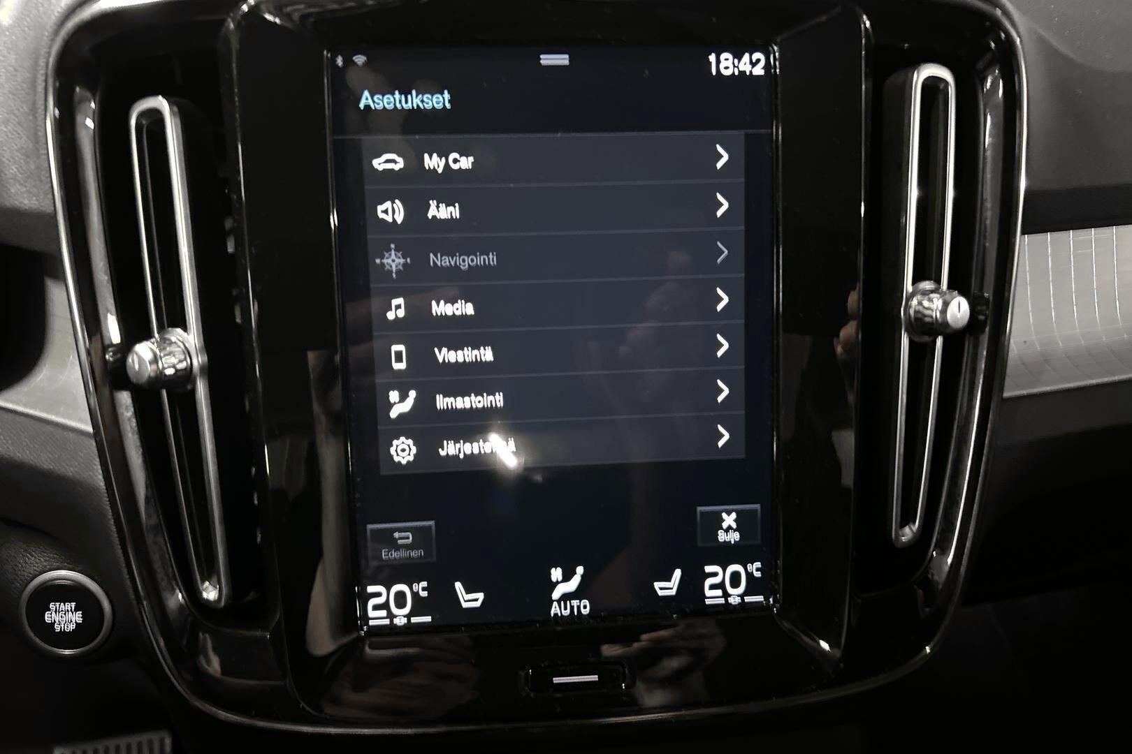 Volvo XC40 iso kuva 14
