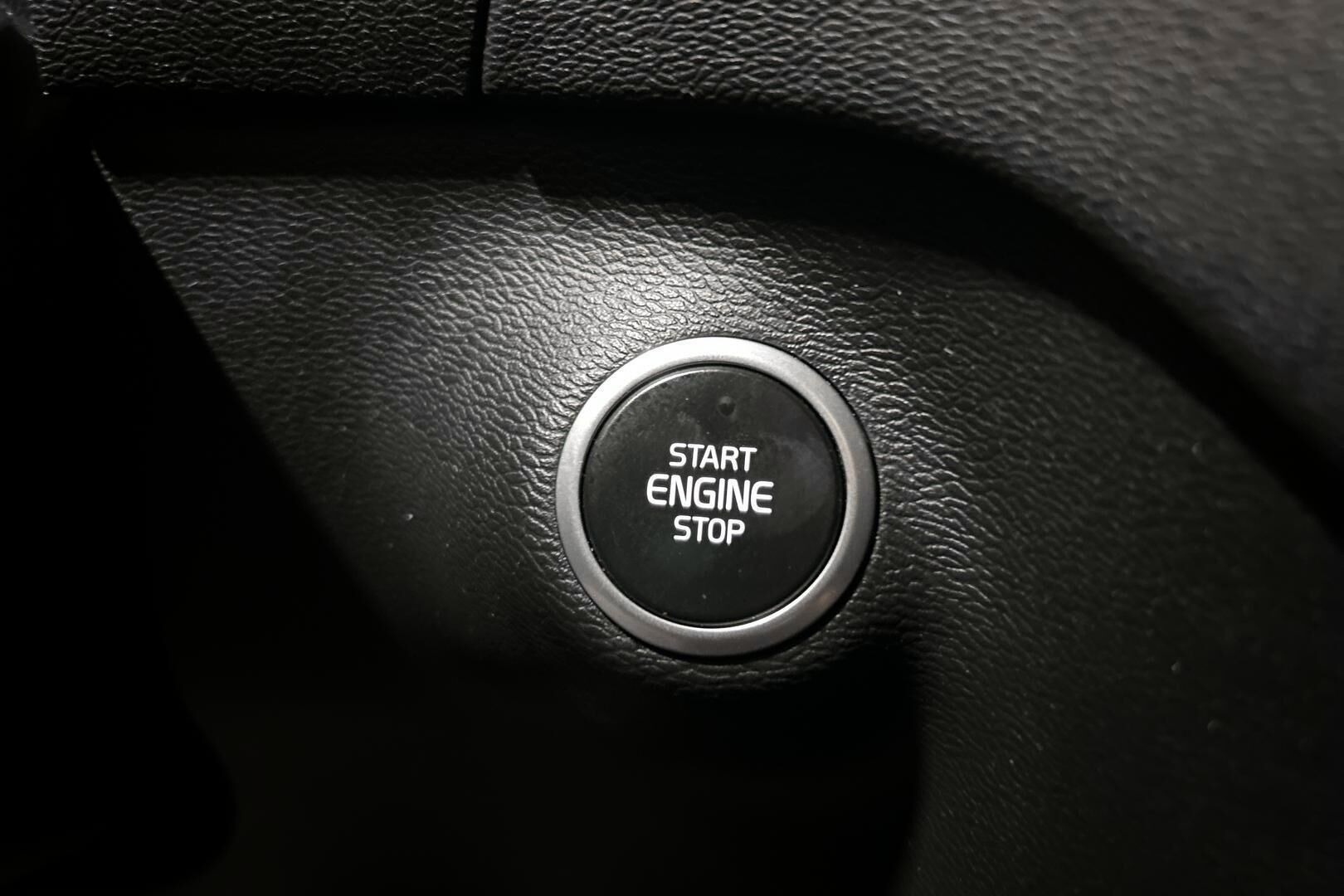 Volvo XC40 iso kuva 17