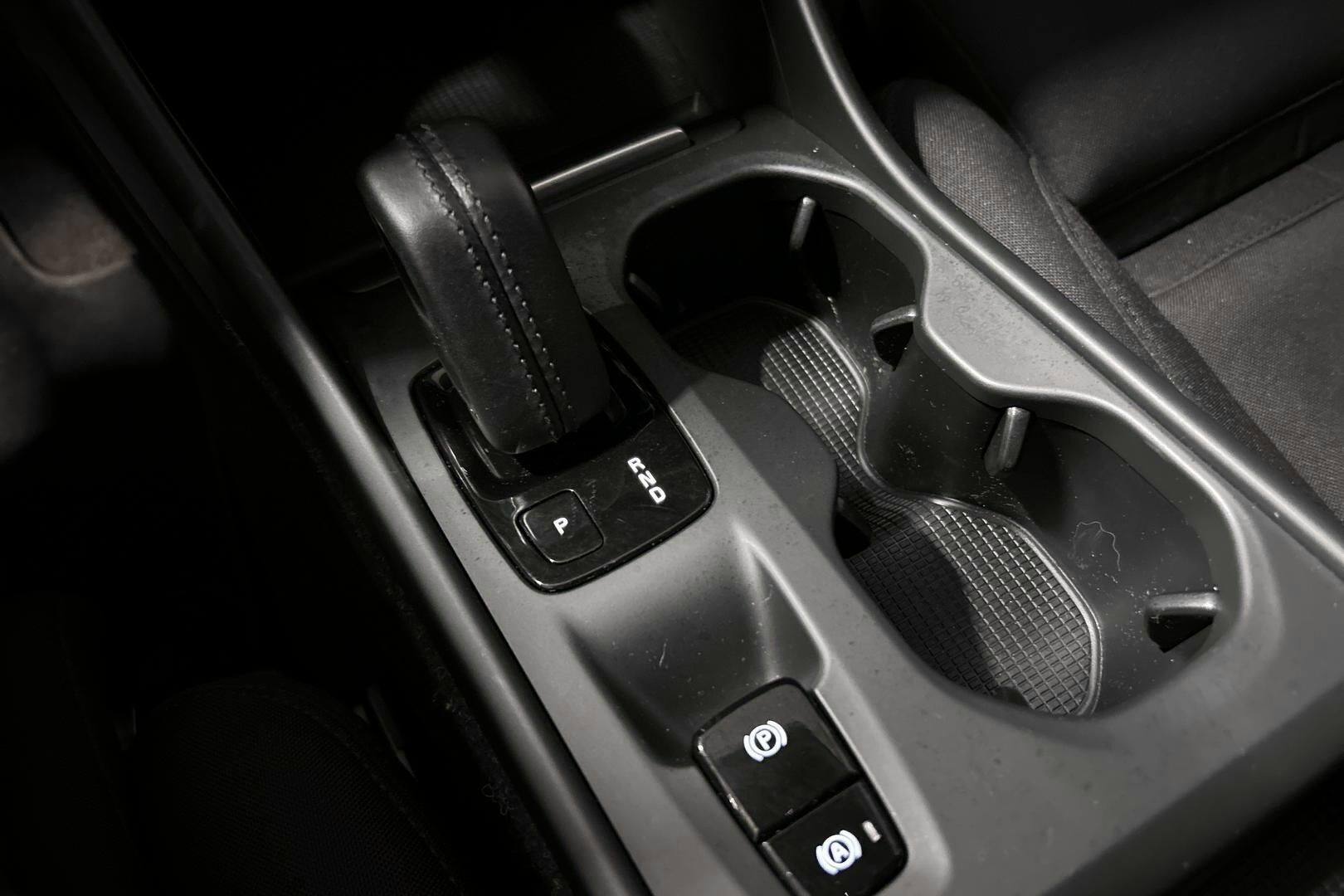 Volvo XC40 iso kuva 18
