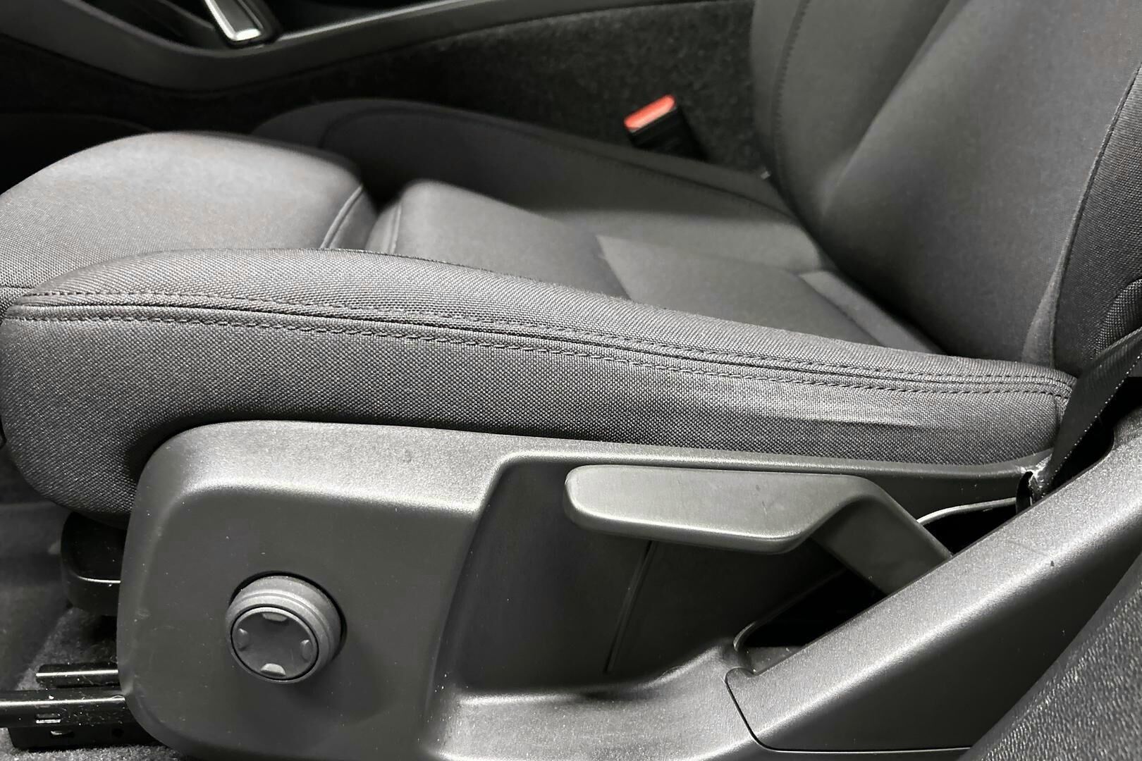 Volvo XC40 iso kuva 23