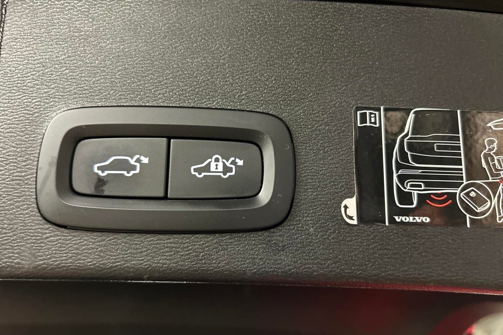 Volvo XC40 iso kuva 26
