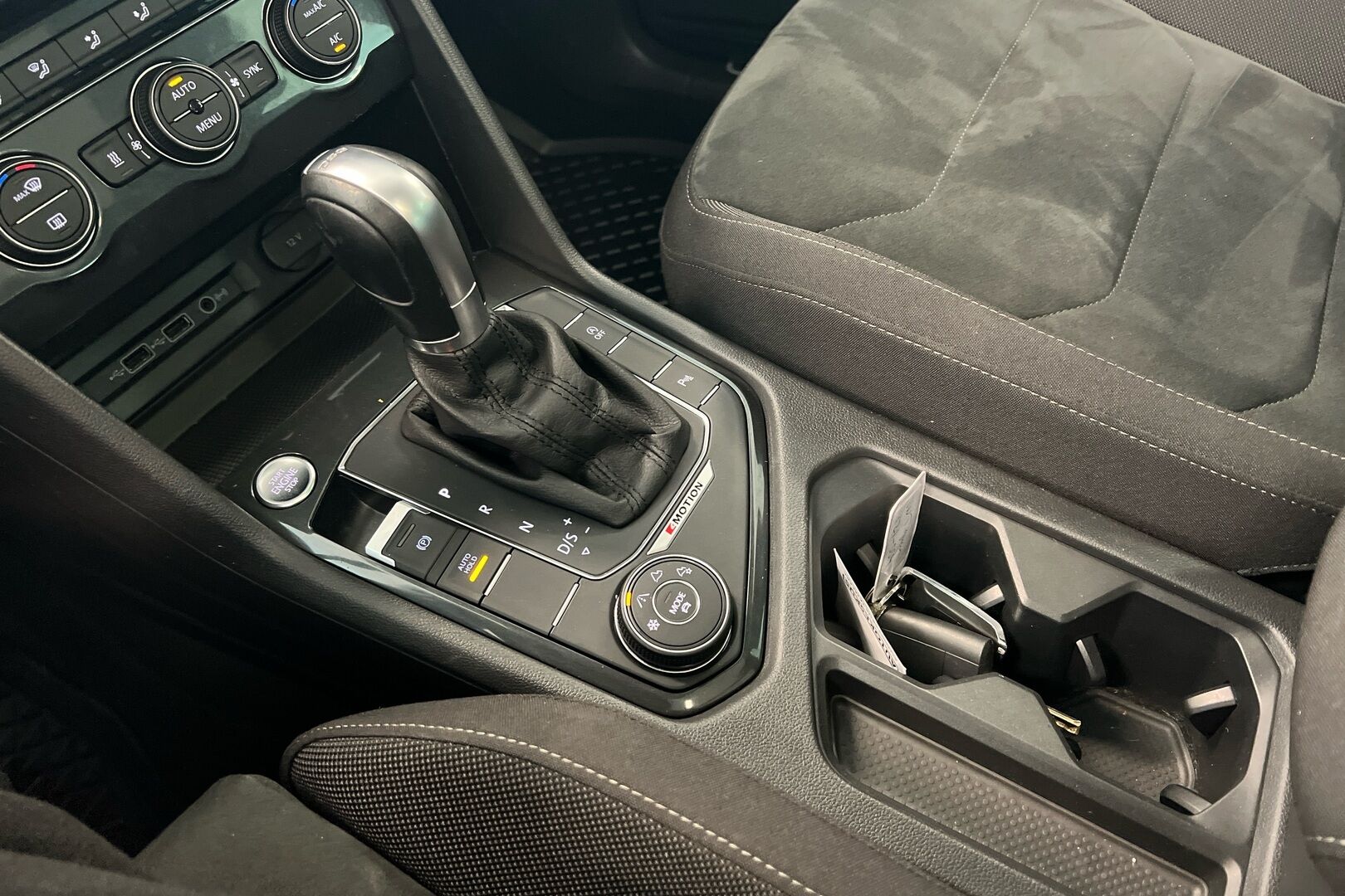 Volkswagen Tiguan iso kuva 13
