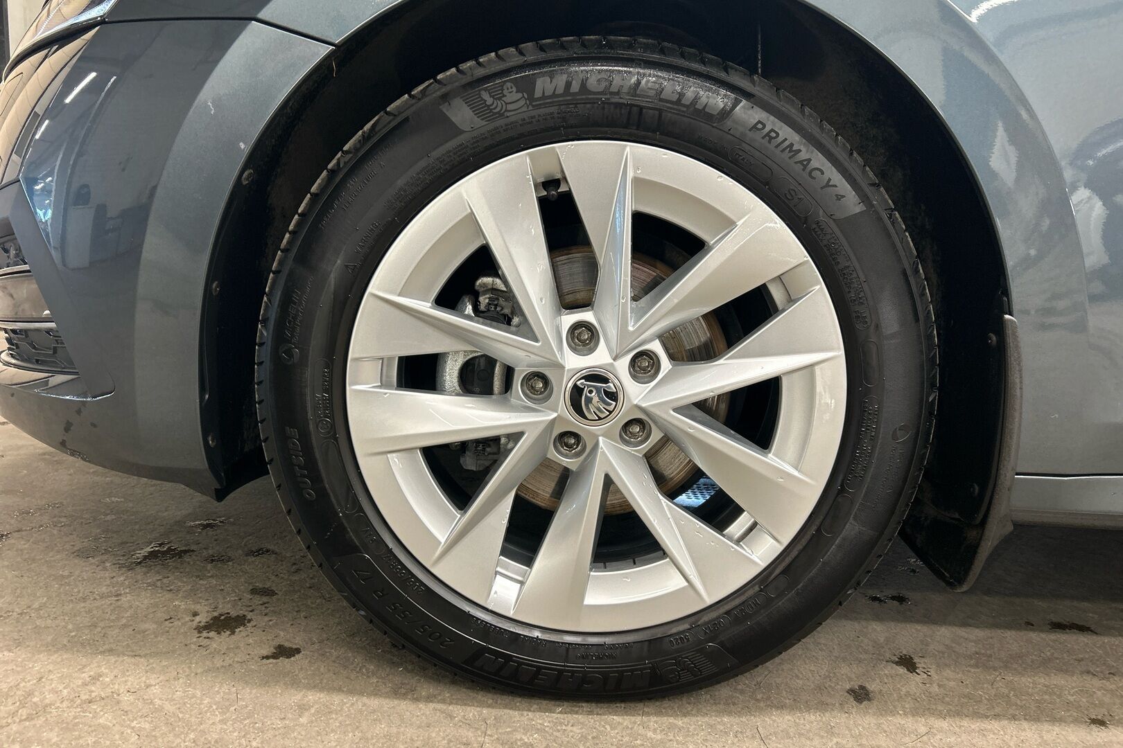 Skoda Octavia iso kuva 11