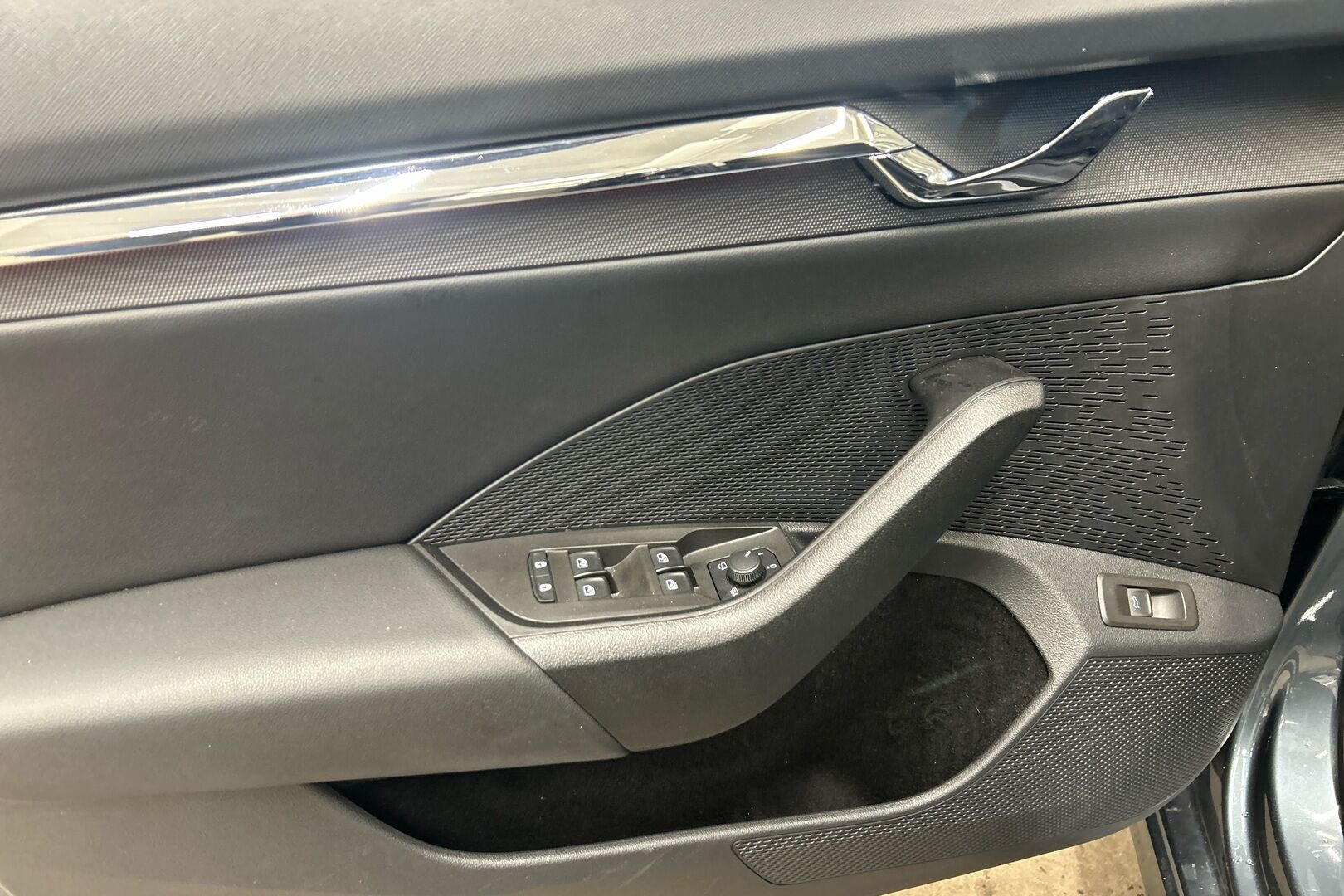 Skoda Octavia iso kuva 12