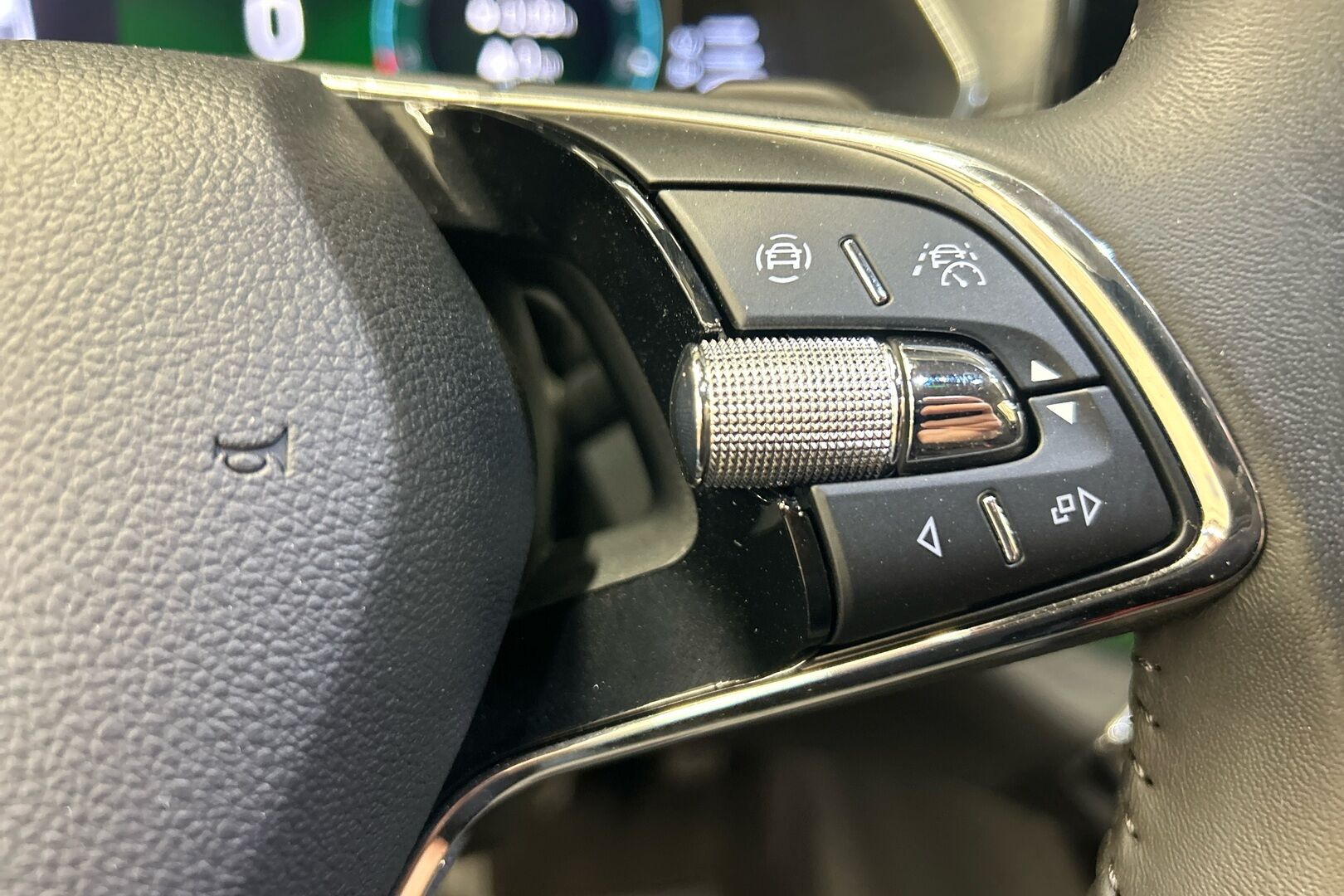 Skoda Octavia iso kuva 16