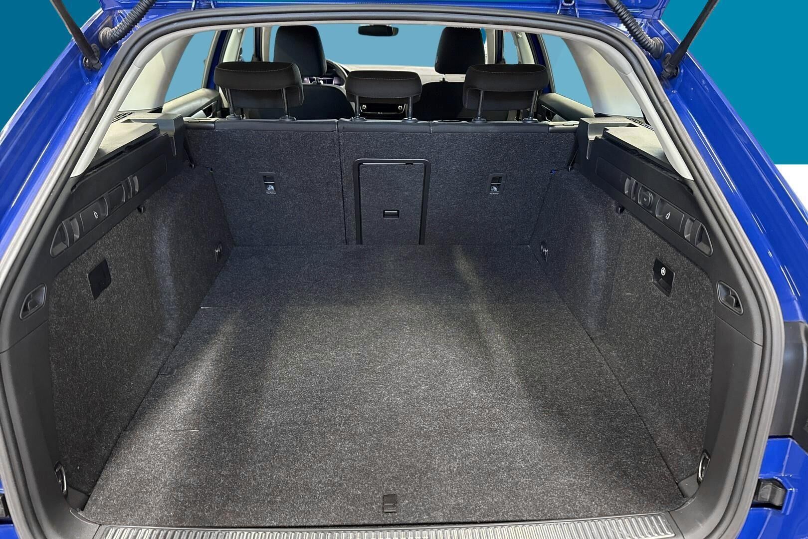 Skoda Superb iso kuva 7