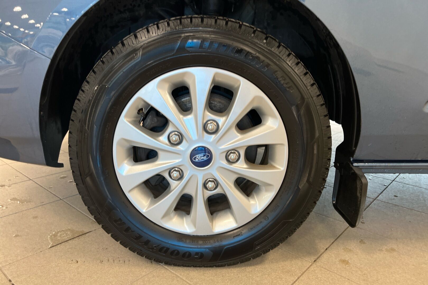 Ford Transit Custom iso kuva 10