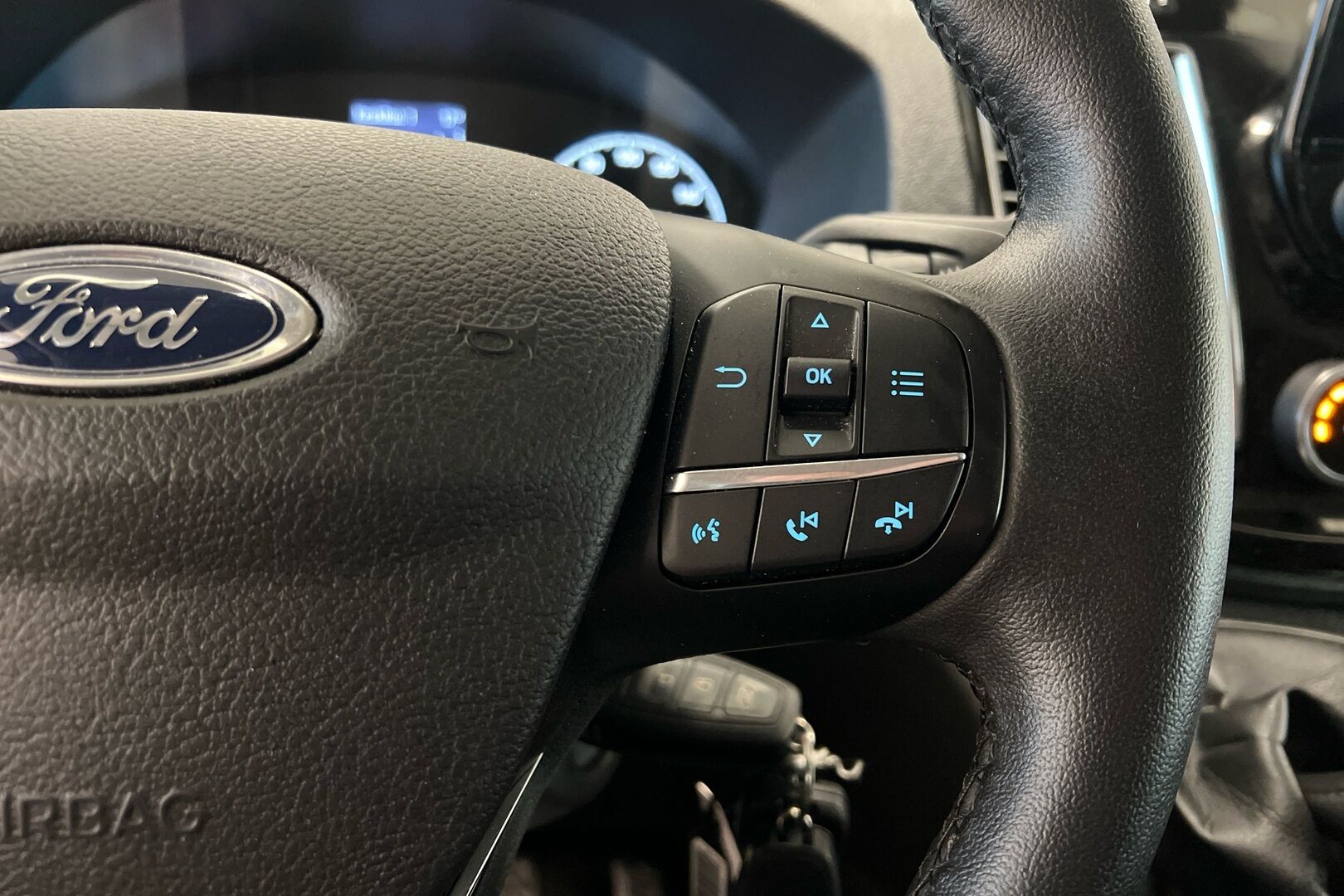Ford Transit Custom iso kuva 15