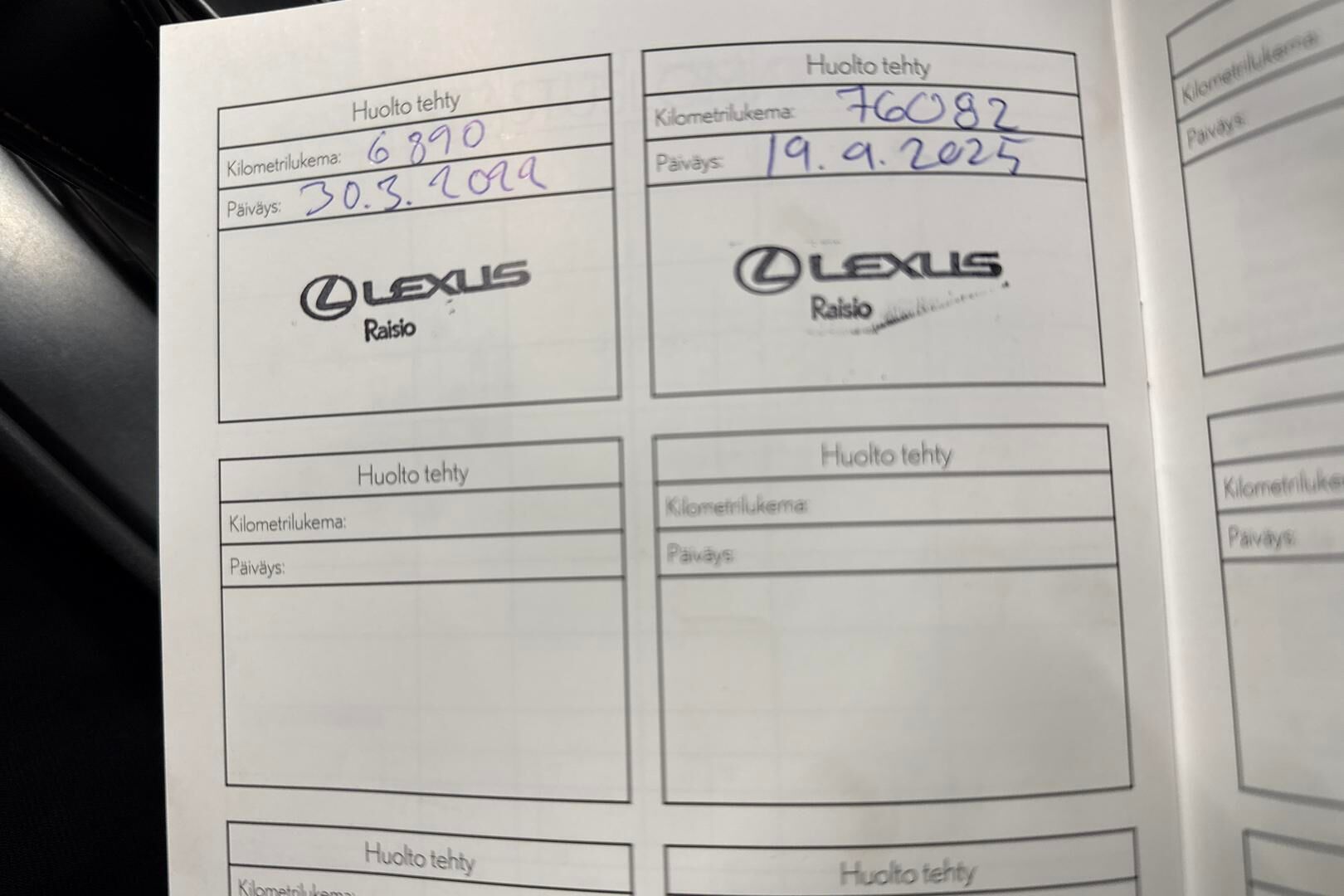 Lexus UX iso kuva 24