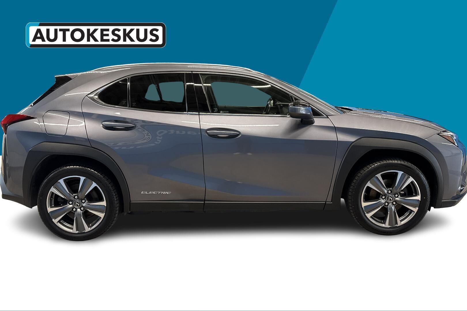 Lexus UX iso kuva 4