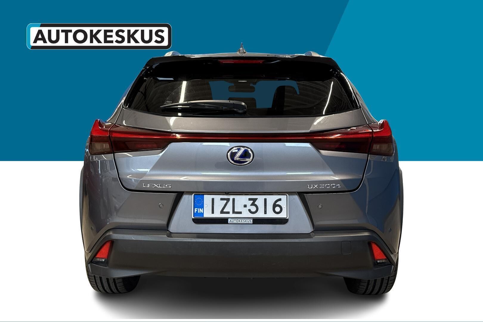 Lexus UX iso kuva 6