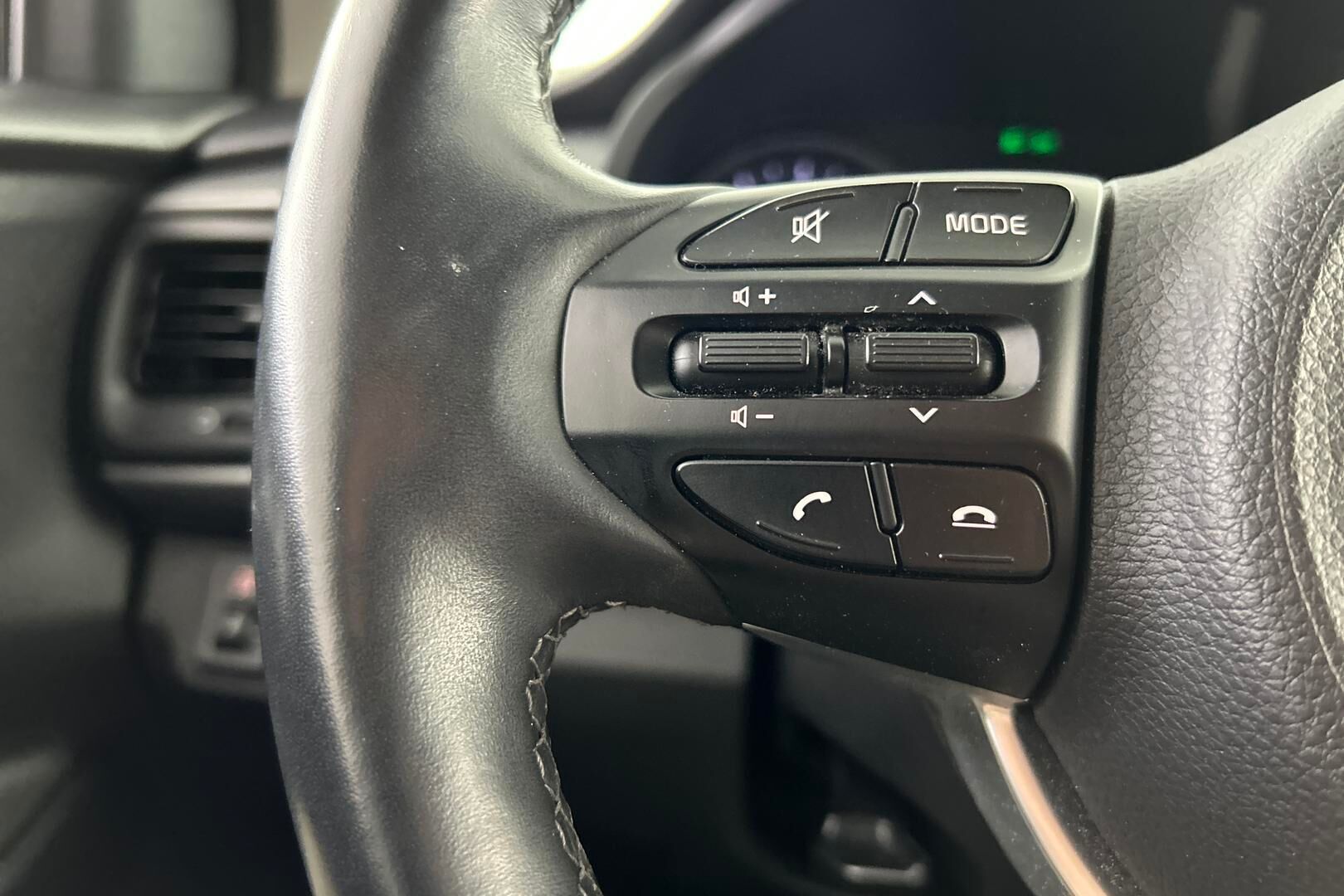 Kia Rio iso kuva 18