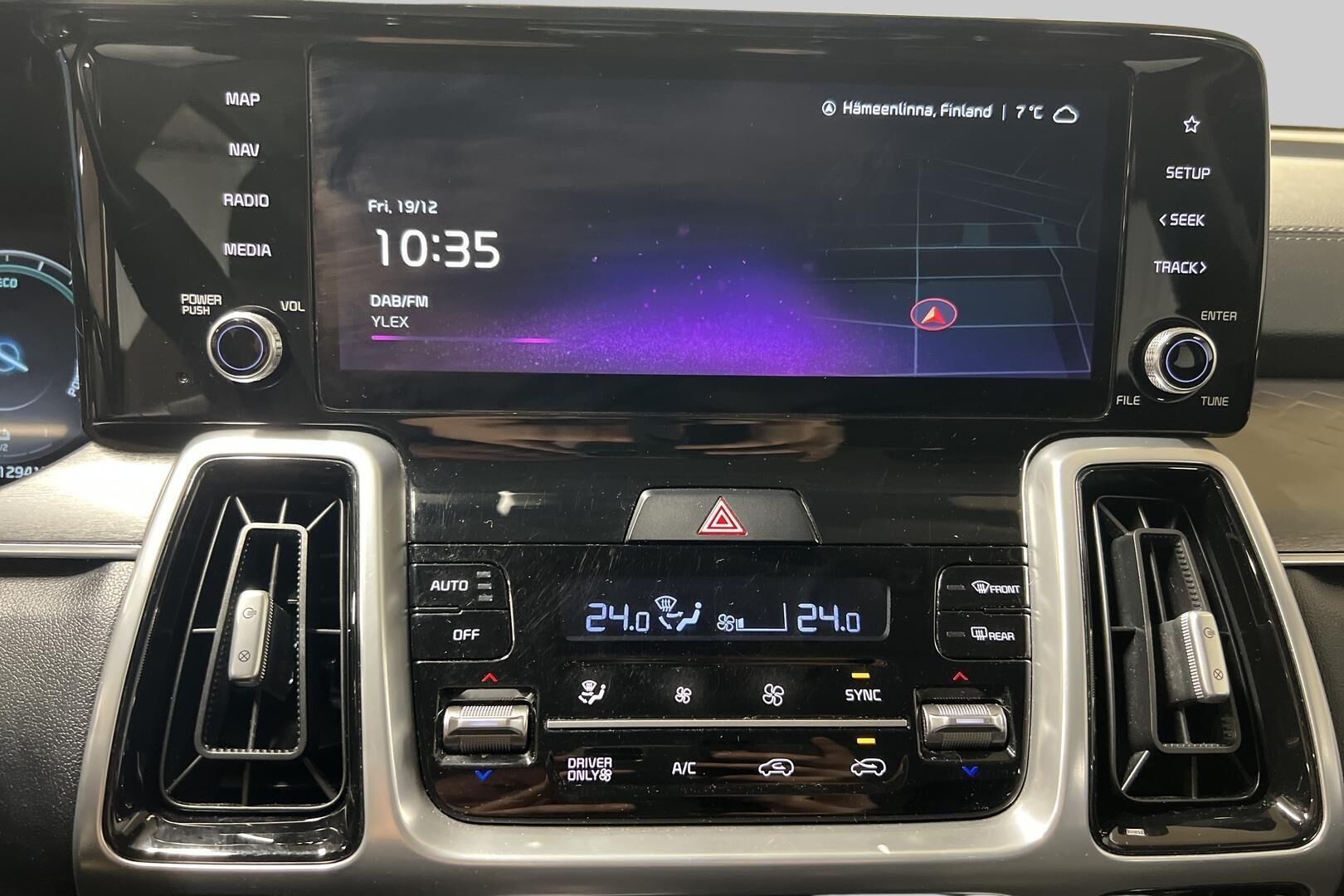 Kia Sorento iso kuva 15