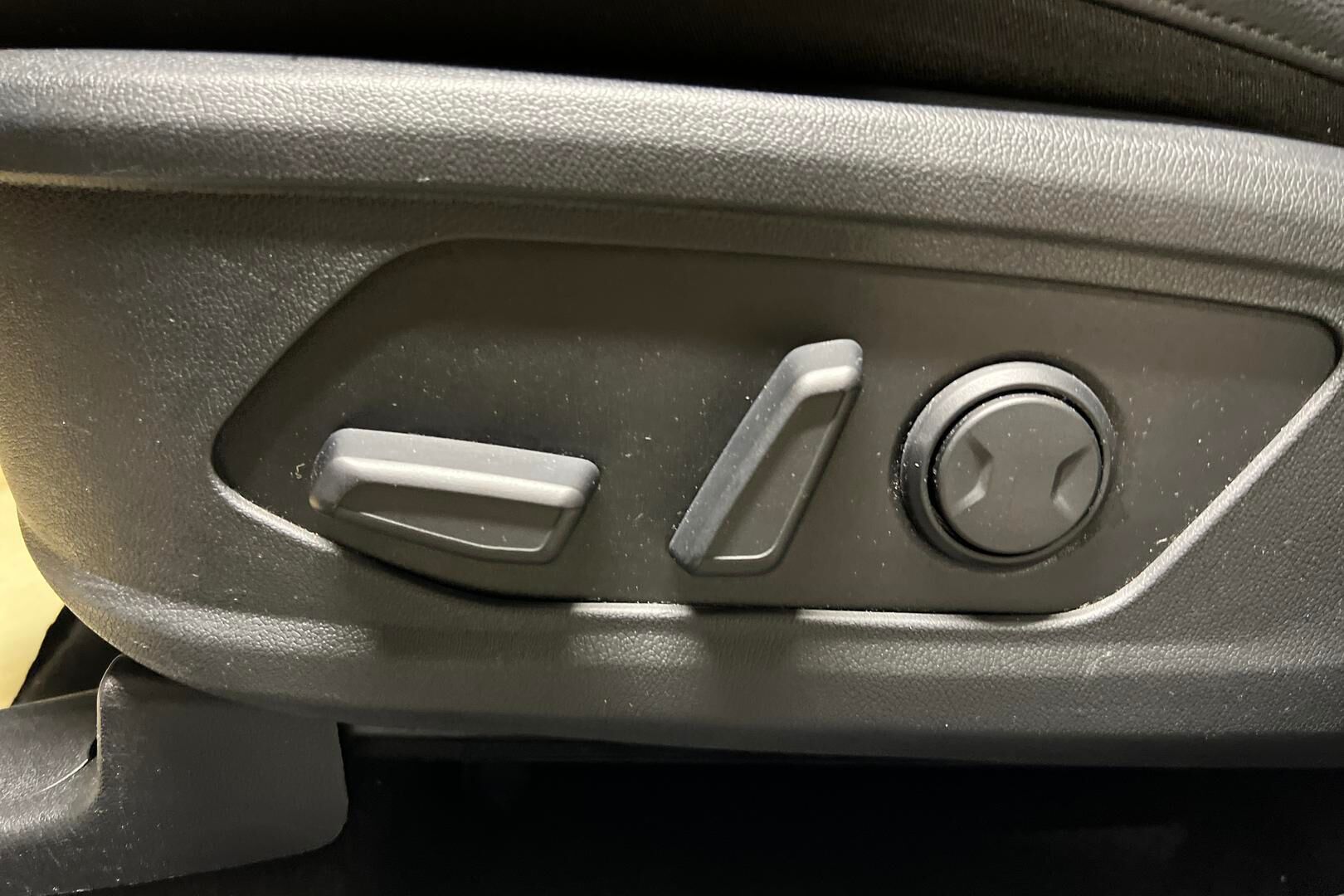 Kia Sorento iso kuva 18