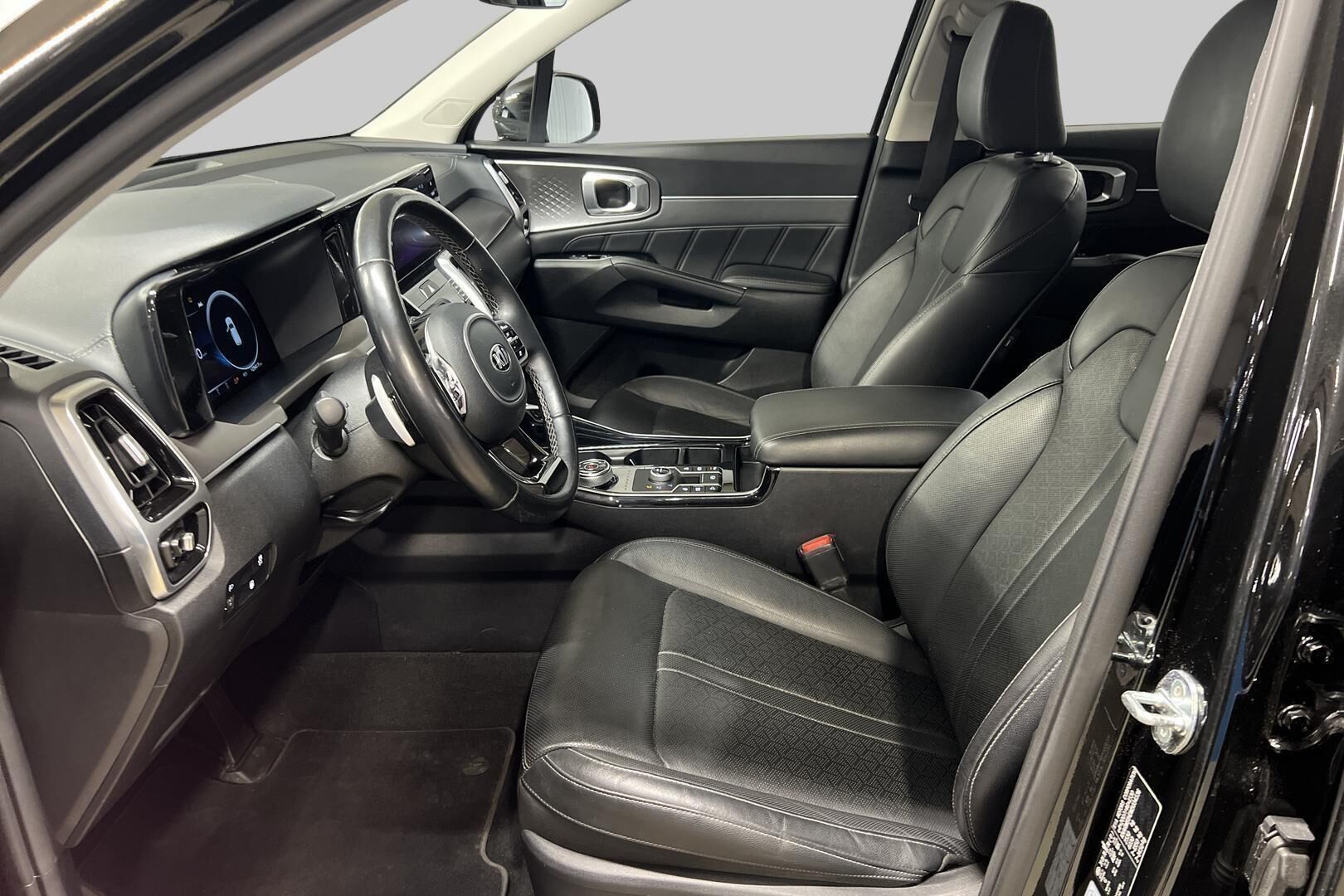 Kia Sorento iso kuva 8