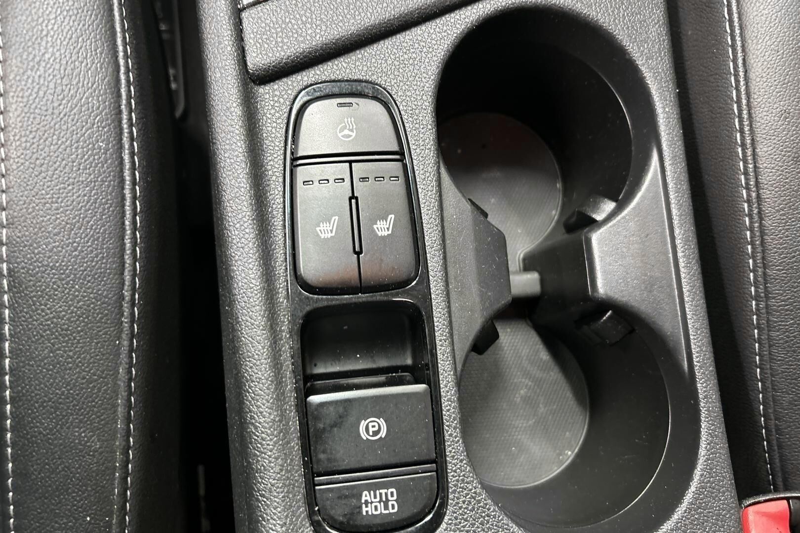 Kia Niro iso kuva 13