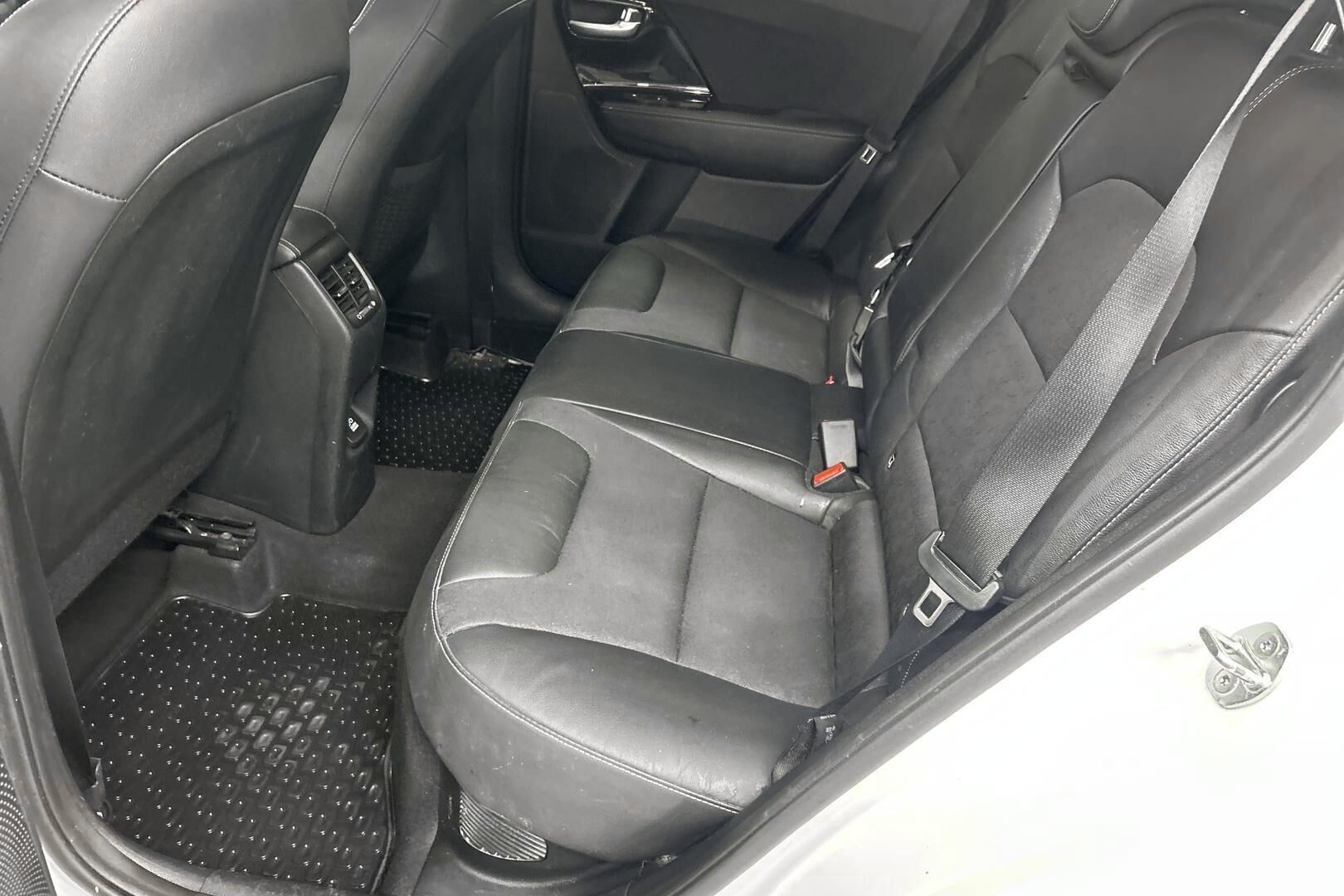 Kia Niro iso kuva 5