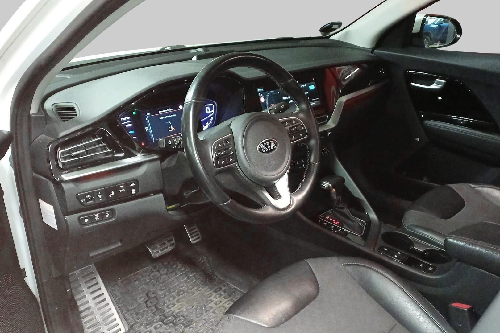 Kia Niro plug-in iso kuva 1