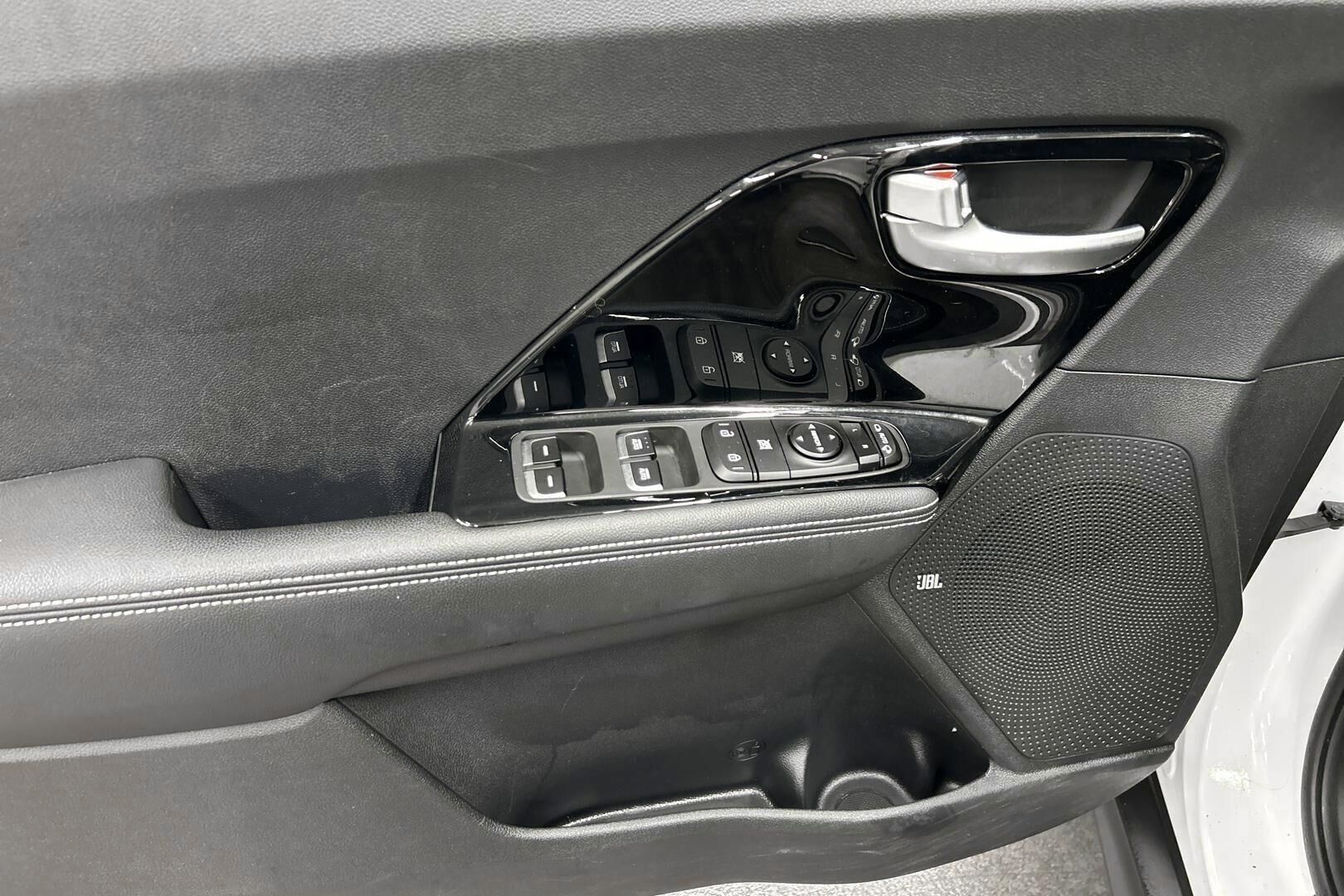 Kia Niro Electric iso kuva 13